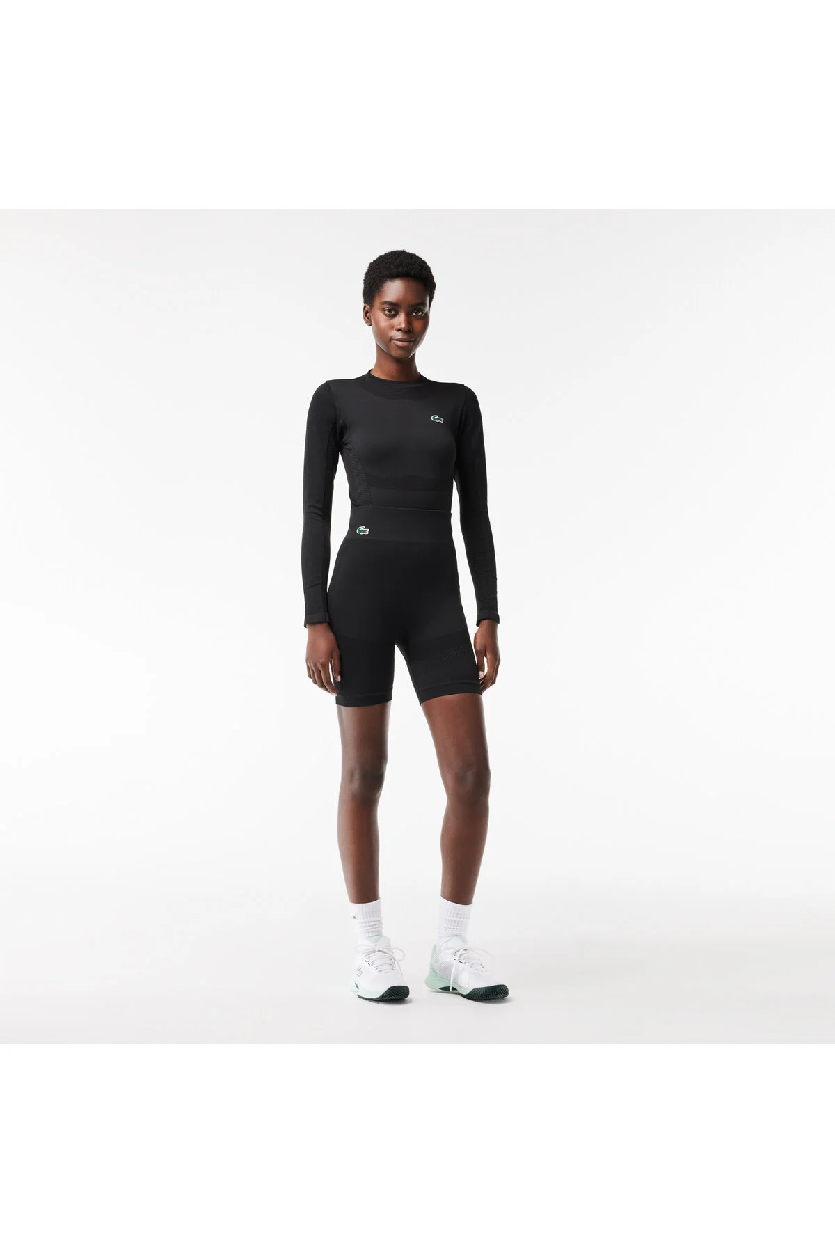 لگ مشکی زنانه سیاه شورت های و سفید با الگوی باریک متناسب Lacoste