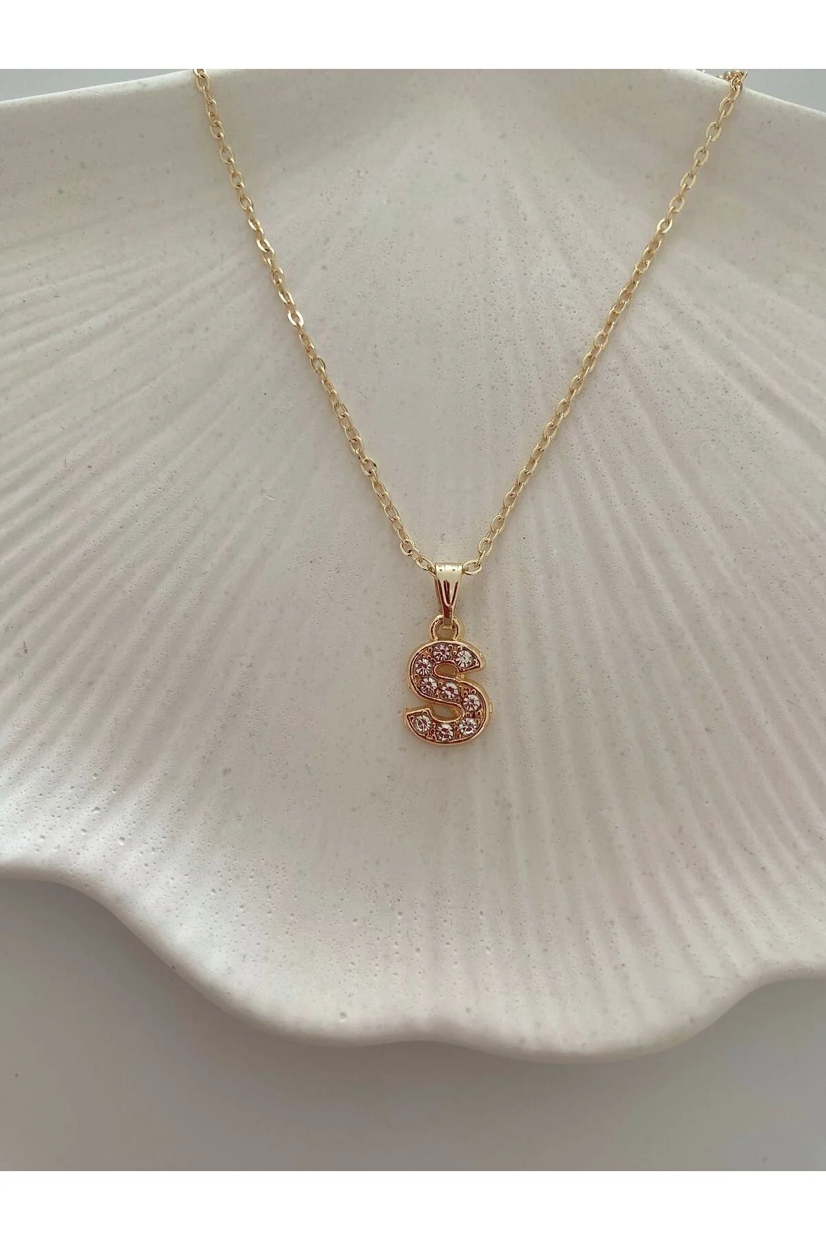 ساعت مچی زنانه شخصی دستبند گوشواره ست هدیه حرف S Arzu Butik