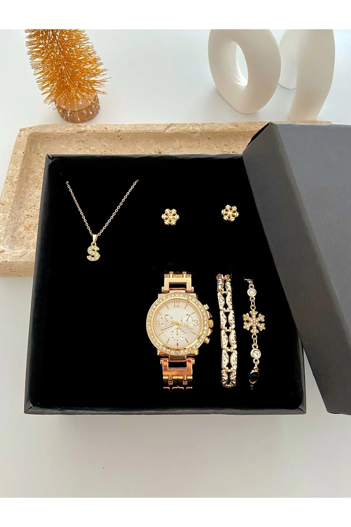ساعت مچی زنانه شخصی دستبند گوشواره ست هدیه حرف S Arzu Butik