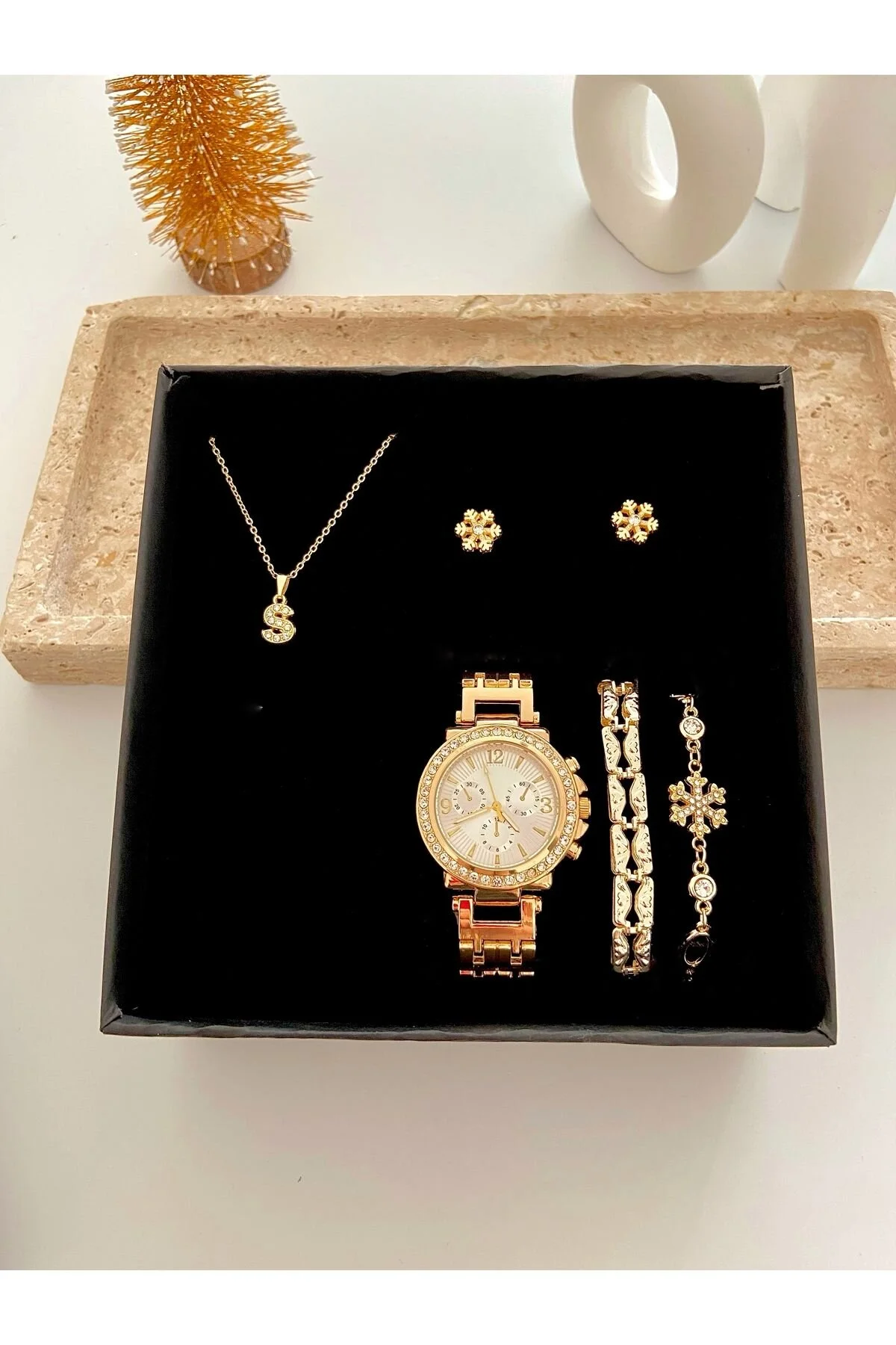 ساعت مچی زنانه شخصی دستبند گوشواره ست هدیه حرف S Arzu Butik