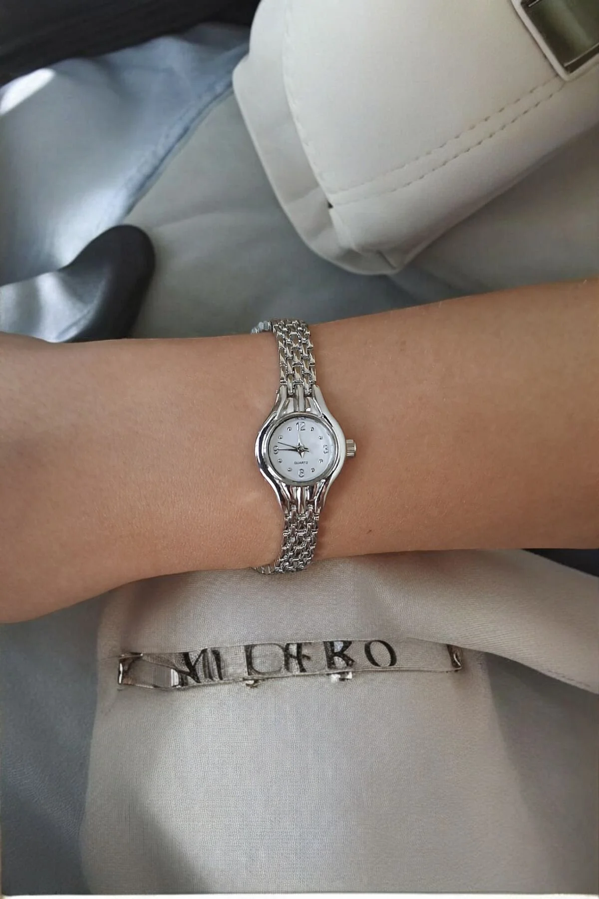 ساعت مچی زنانه مینیمال مدل کلاسیک وینتیج DARK BLANC