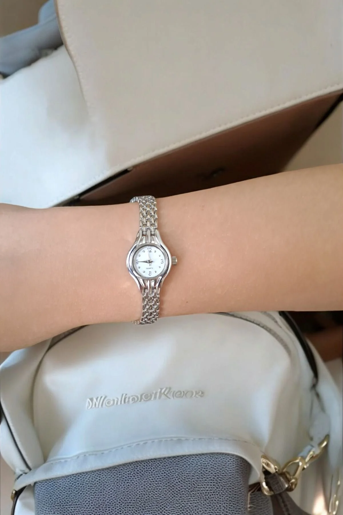 ساعت مچی زنانه مینیمال مدل کلاسیک وینتیج DARK BLANC