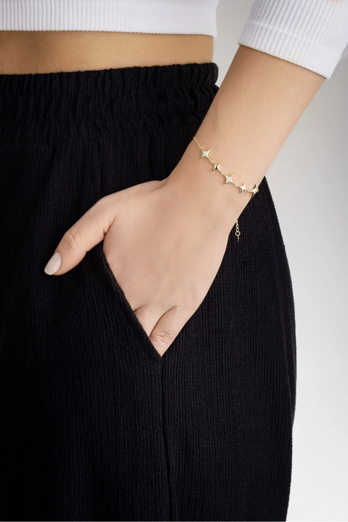 دستبند نقره ای مینیمال ۲۰ سانتی متری با روکش طلای زرد ۱۸ عیار So Chic
