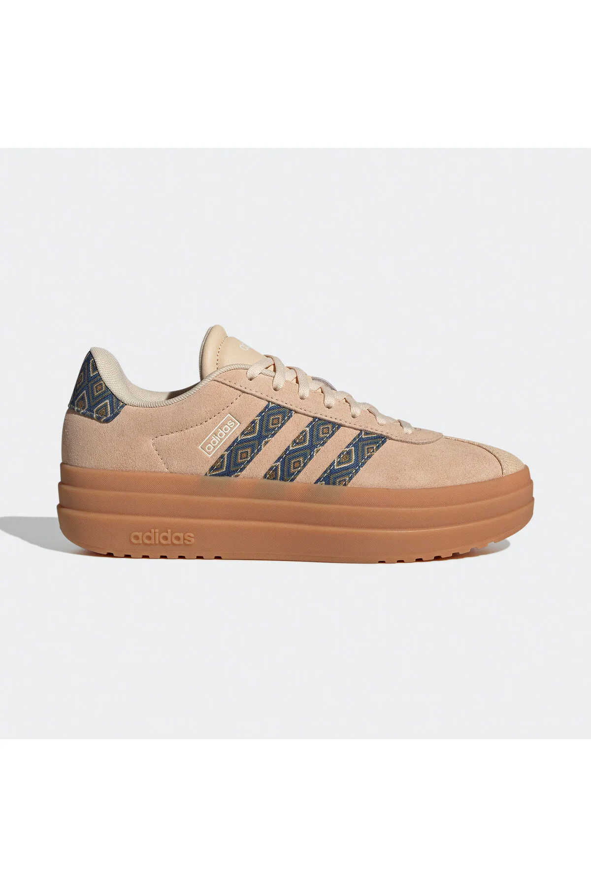 کفش زنانه ورزشی جسورانه آدیداس adidas