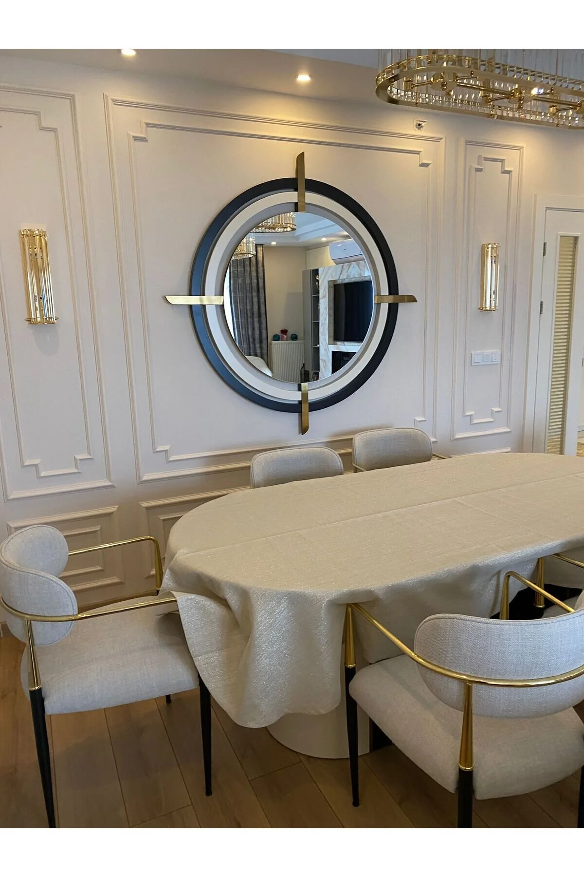 رومیزی طلایی سفره بیضی بی نظیر نقره ای طلای 150 X 270  Zeren Home