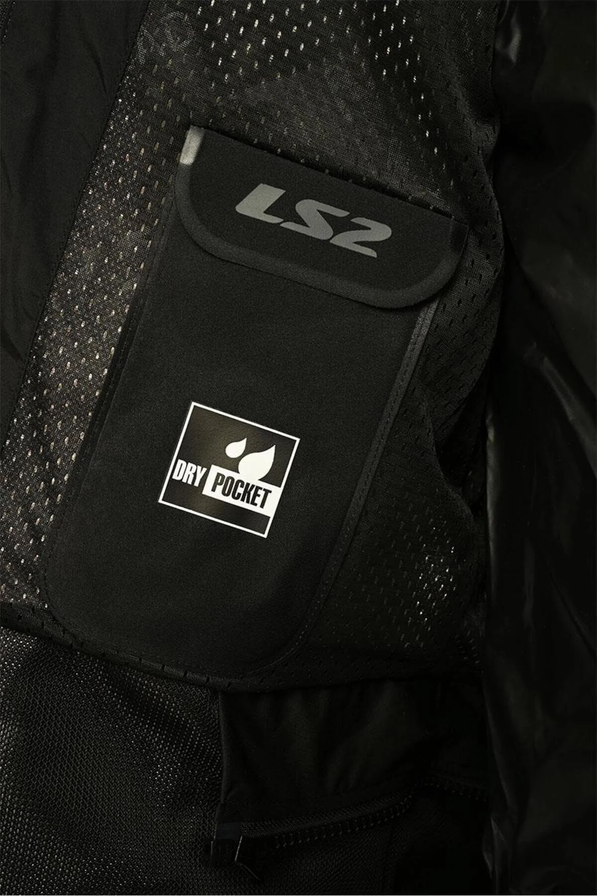 موتور کت ریوا سیاه ال اس تو LS2