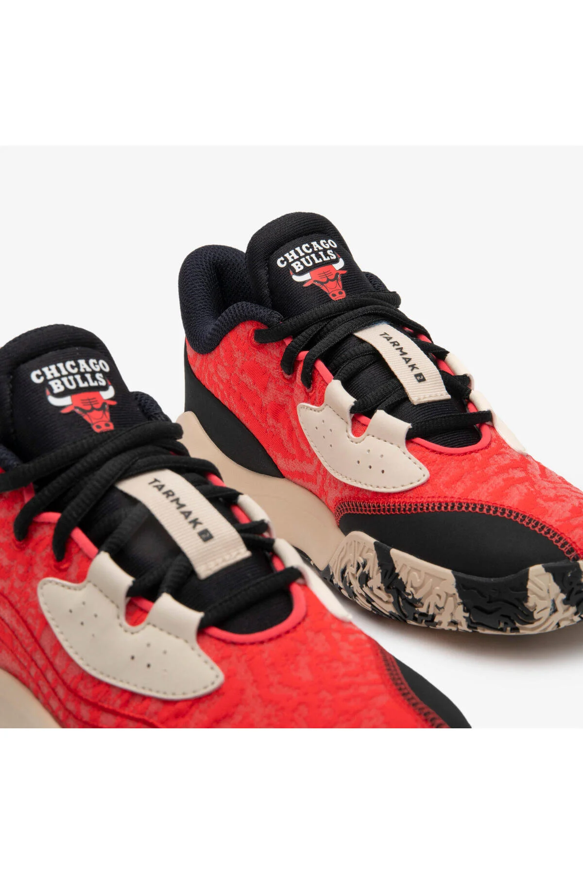 کفش دخترانه پسرانه یونیسکس ورزشی قرمز ان Nba Chicago Bulls Fast 900 Low 1 بسکتبال دکتلون Decathlon