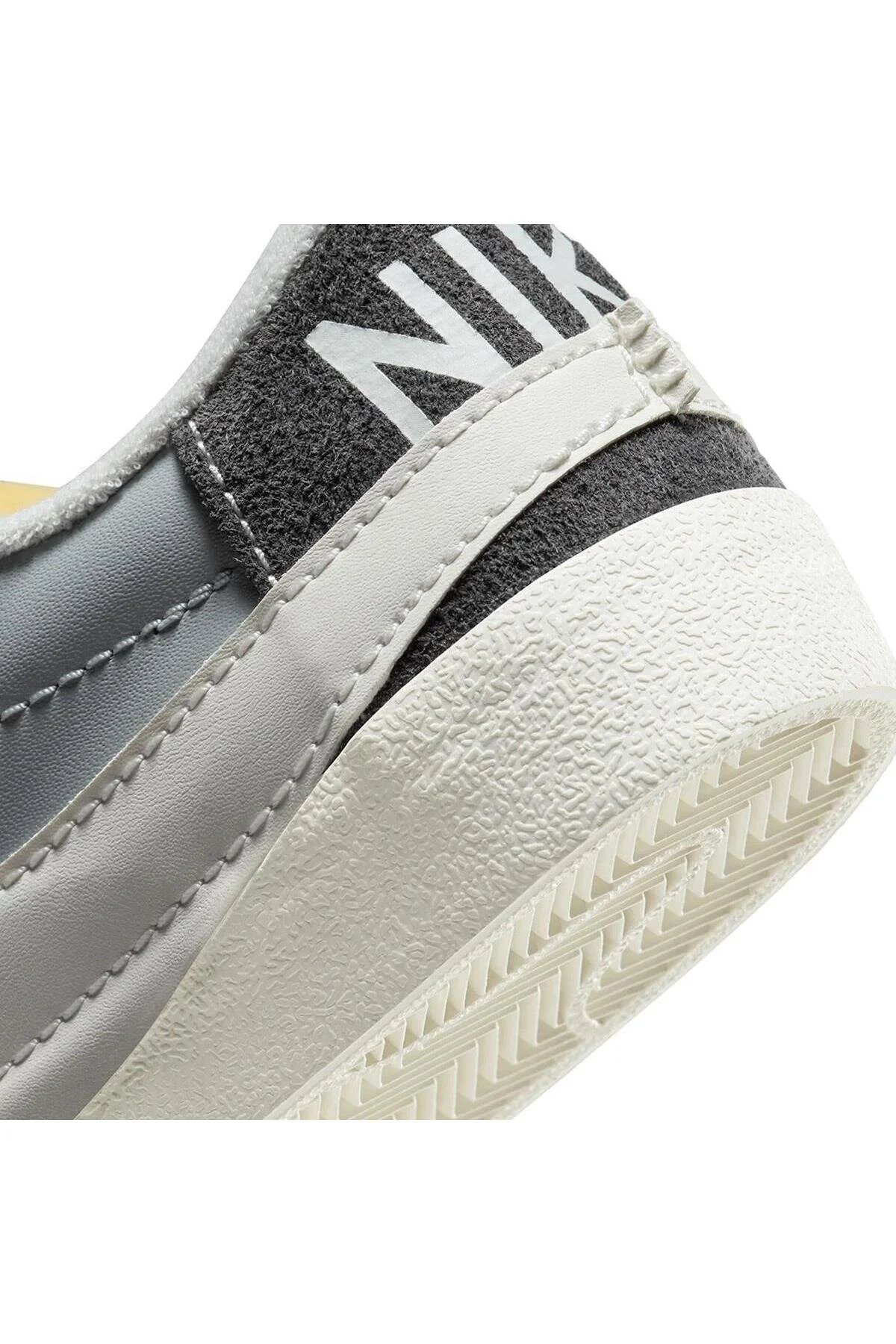 کفش مردانه زنانه یونیسکس Blazer Low '77 Jumbo Se چرم واقعی روزانه ورزشی خاکستری نایک Nike