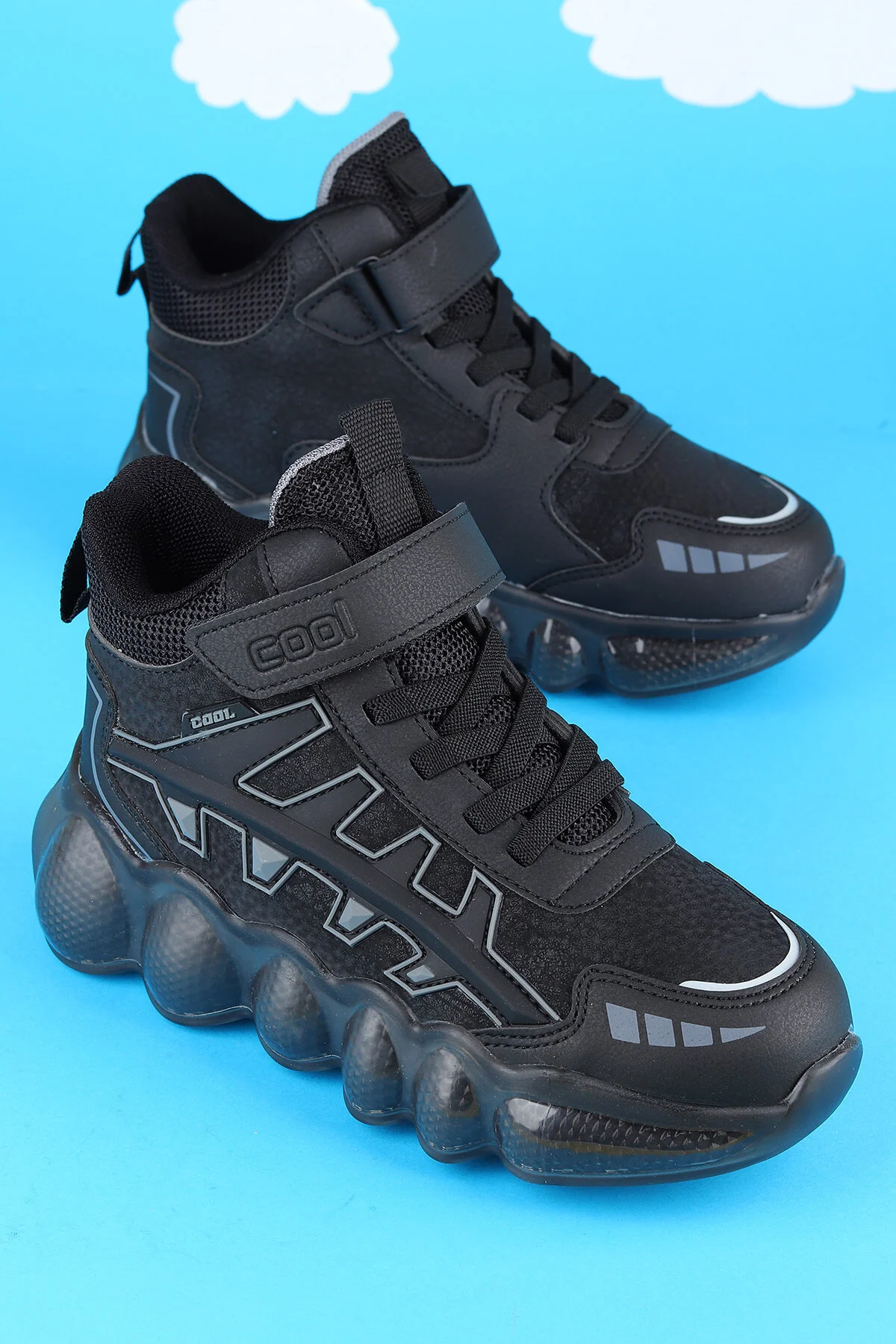 چکمه و بوت های پسرانه ارتوپدی VELCRO ULTRA 2 SOLE AIR Vojo