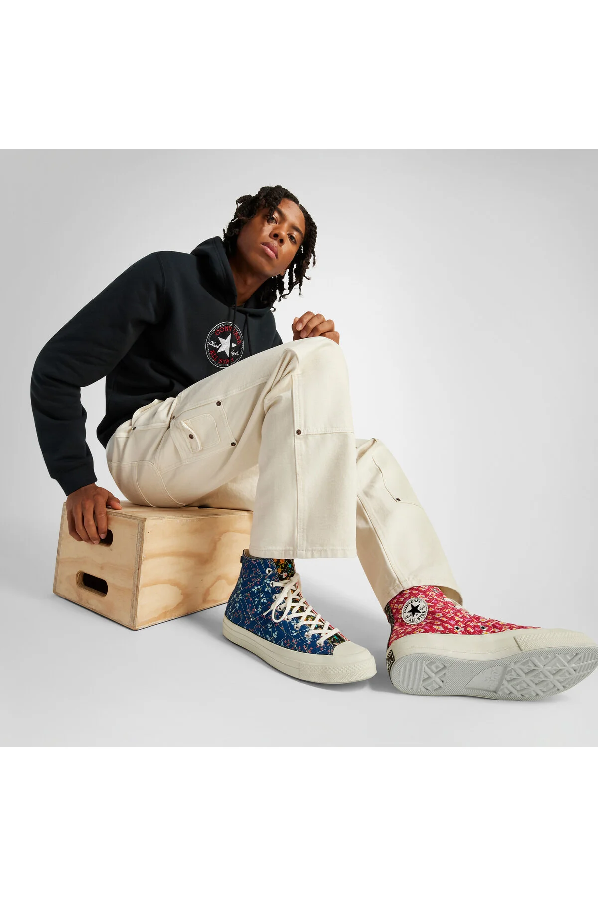 کفش مردانه زنانه یونیسکس Beyond Retro Upcycled Floral Chuck 70 و Bluered ورزشی کانورس Converse