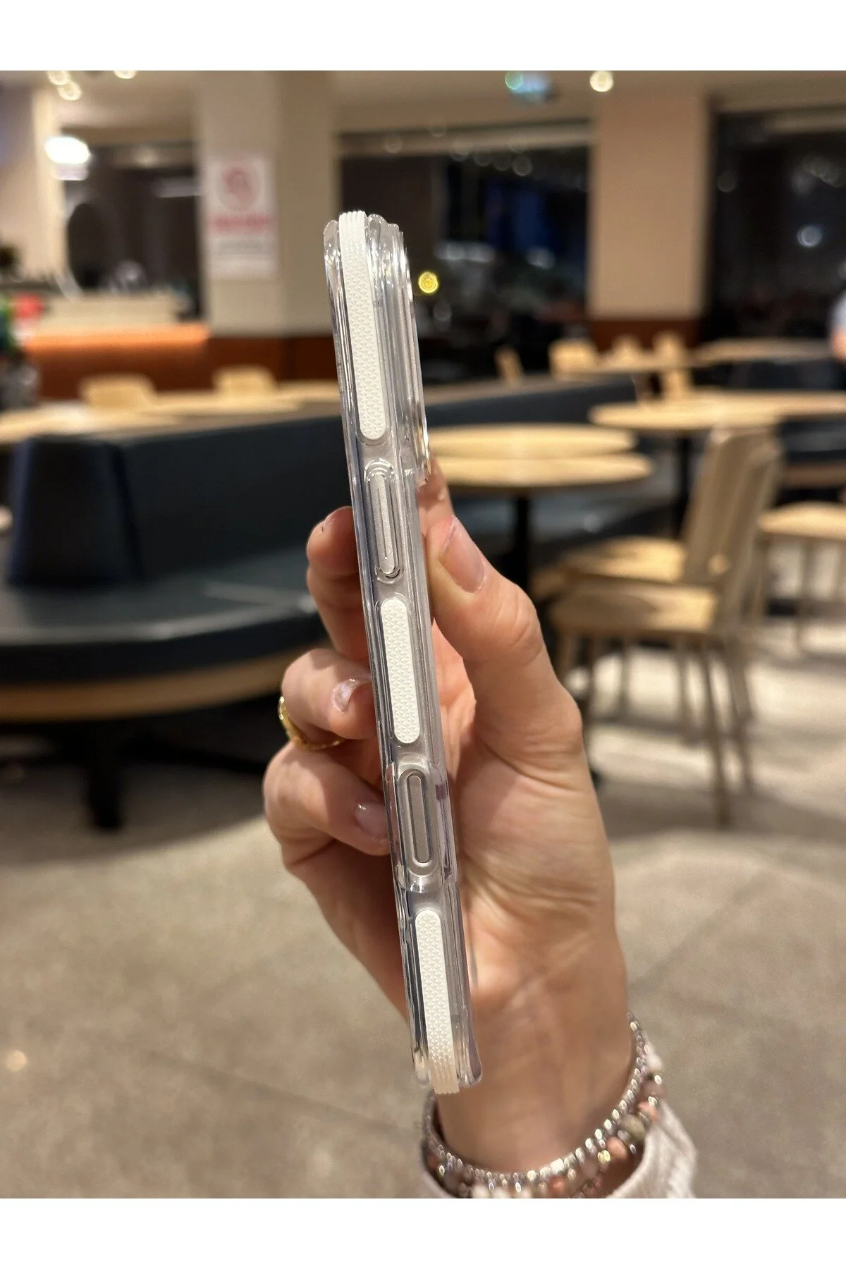 کاور و قاب سازگار با IPHONE 16 PRO MAX ضد ضربه MAGSAFE برجسته شفاف غیر زرد جزئیات سفید Paladyum Case