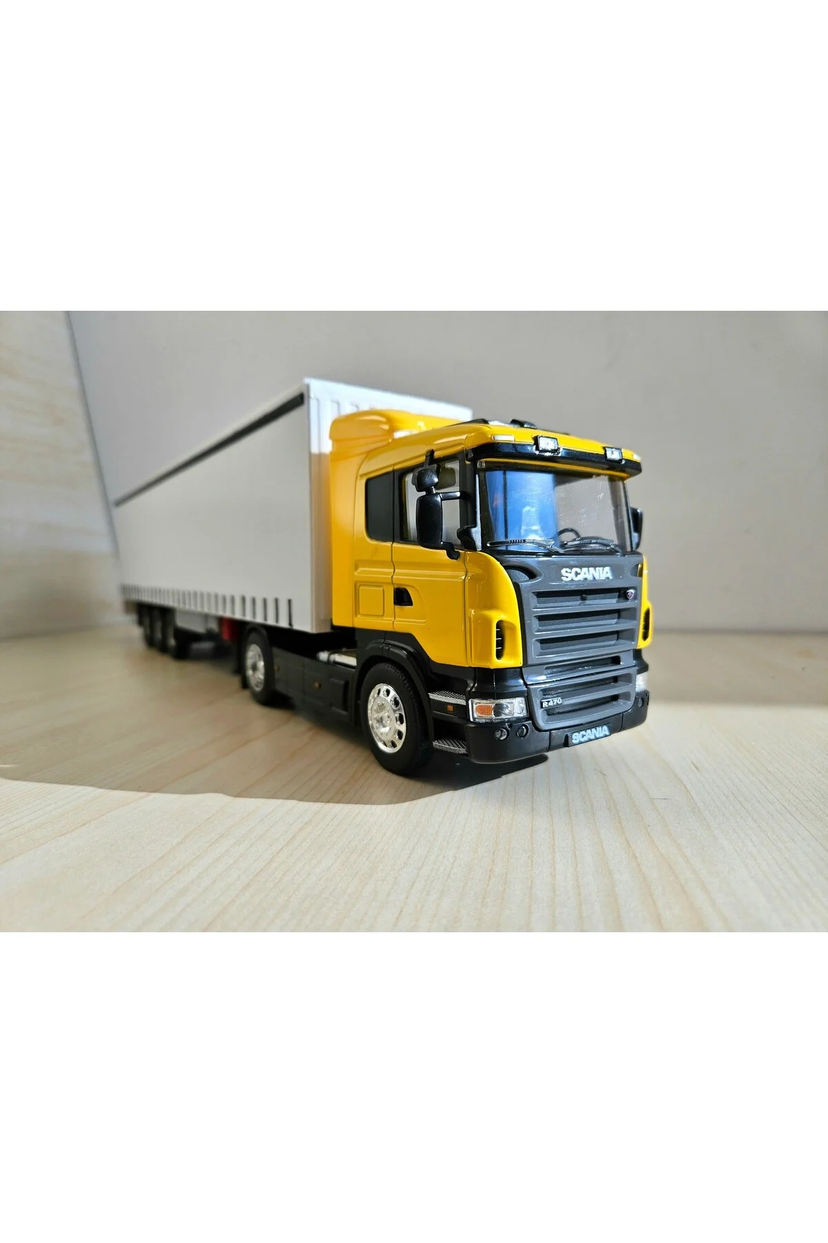مدل خودرو تریلر سایبان SCANIA R470 در مقیاس 1 32 از ترکیه WELLY