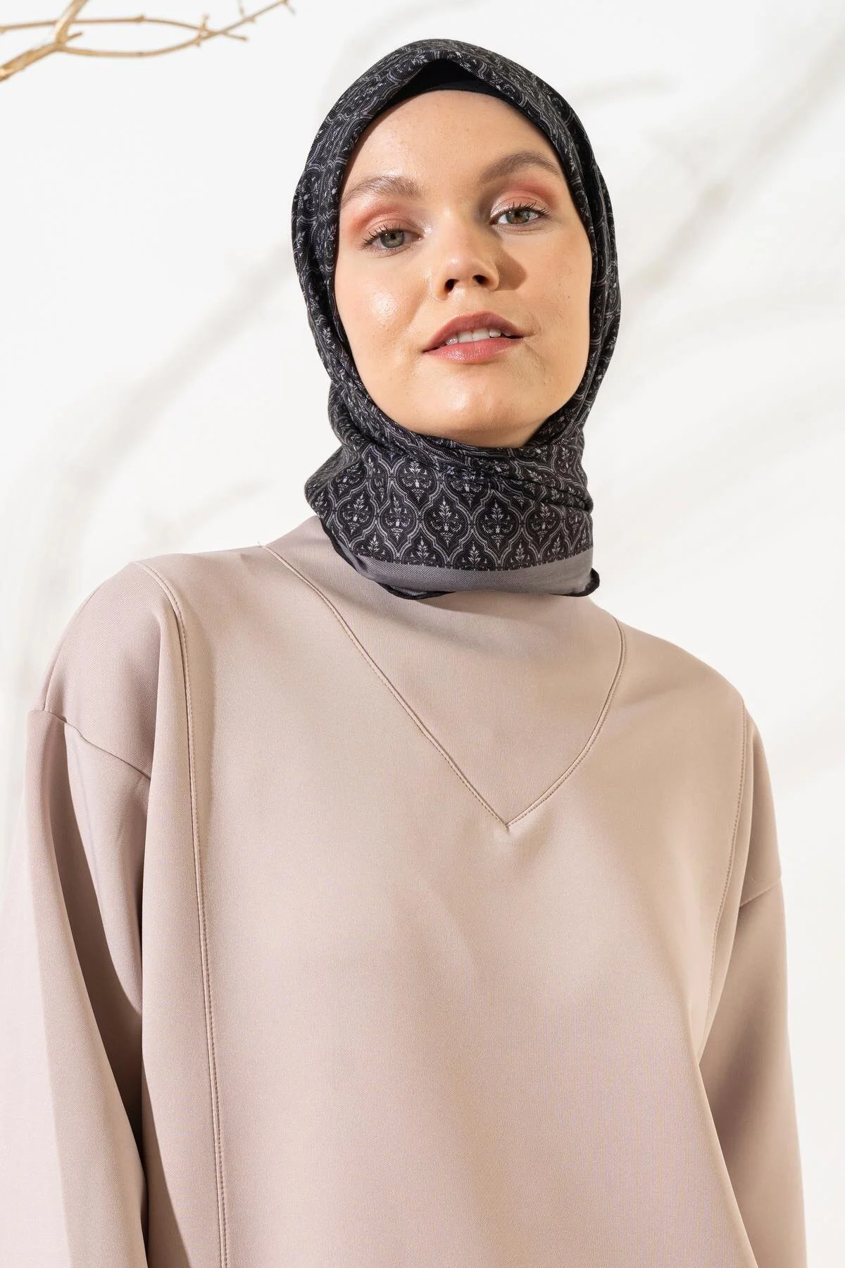 روسری زنانه الگوی قومی نرم JAWEL