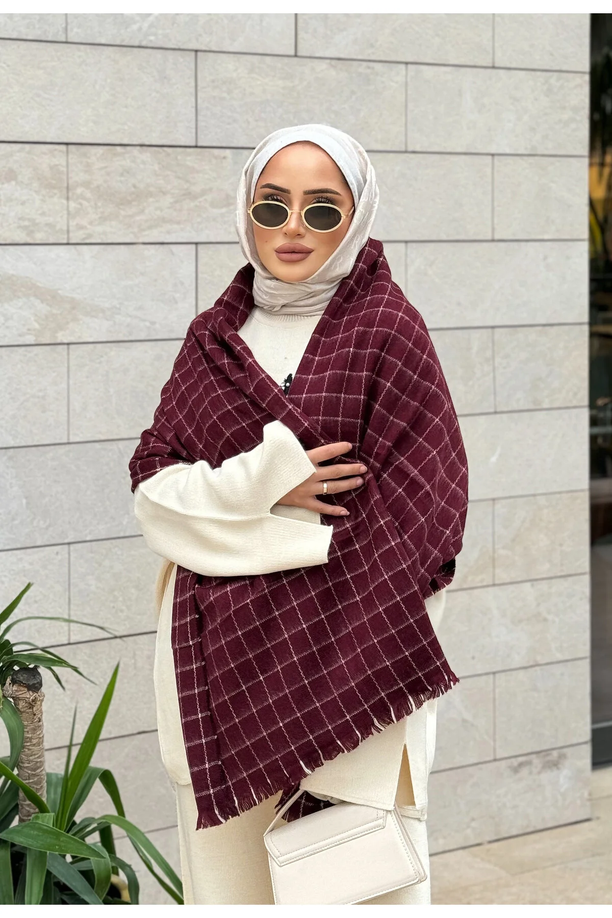شال شانه زنانه زمستانی چهارخانه رنگ شرابی Stella Eşarp