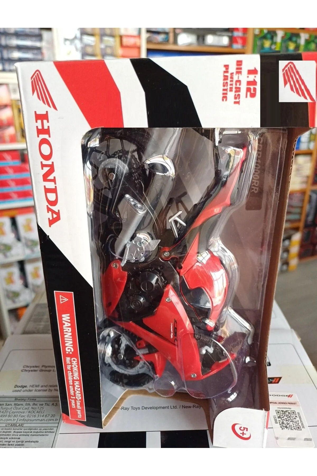 مدل خودرو موتور سیکلت HONDA CBR 1000 RR 1:12 ایستاده است OYUNCAKSAHİLİ