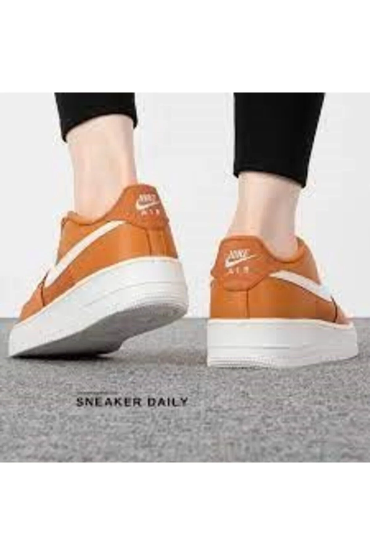 کفش زنانه ایرفورس 1 کم نایک Nike