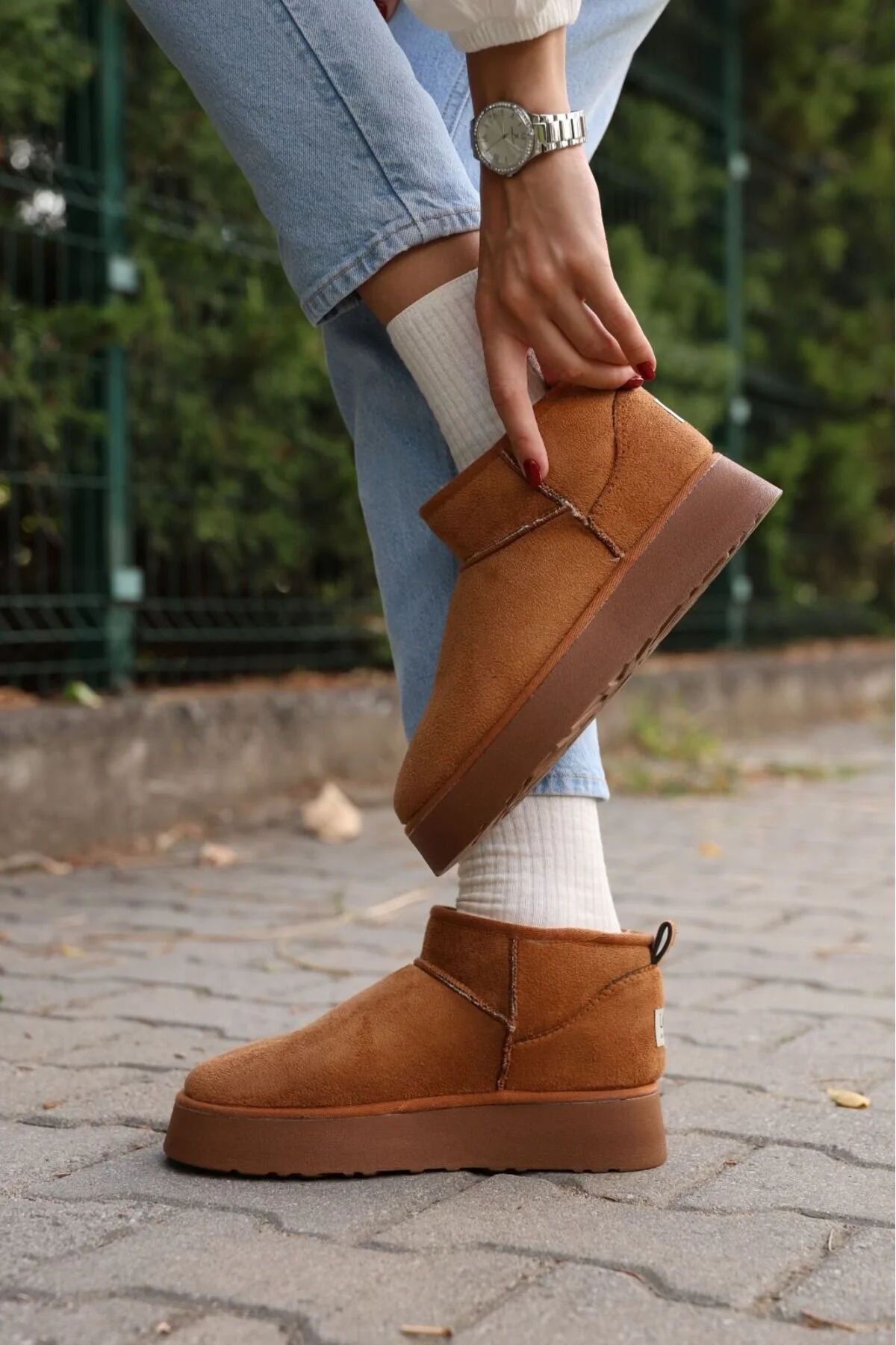 چکمه و بوت چکمه‌های زنانه ضخیم جیر برنزه با خز داخل Basakshoes