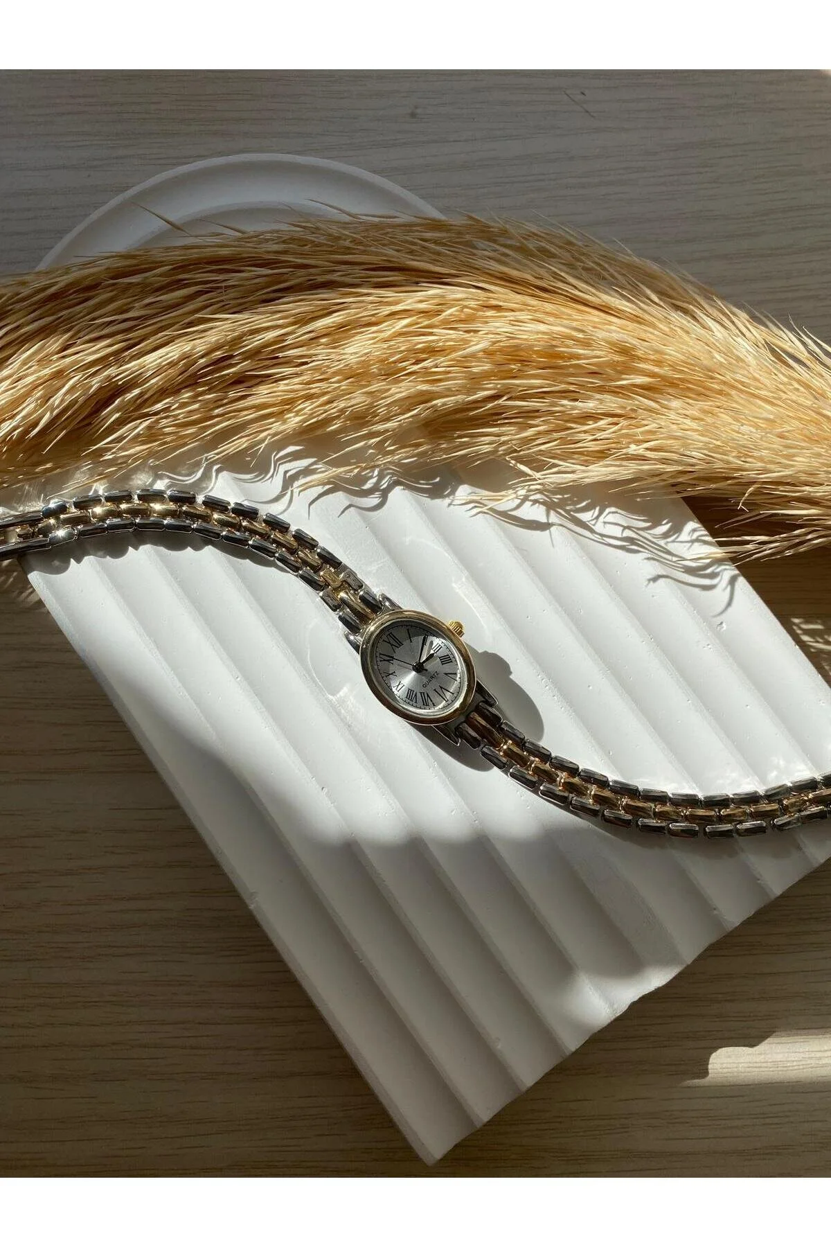ساعت مچی زنانه RUBSEY VINTAGE رترو مینیمال مهره مدل 1 تکه QUARTZ