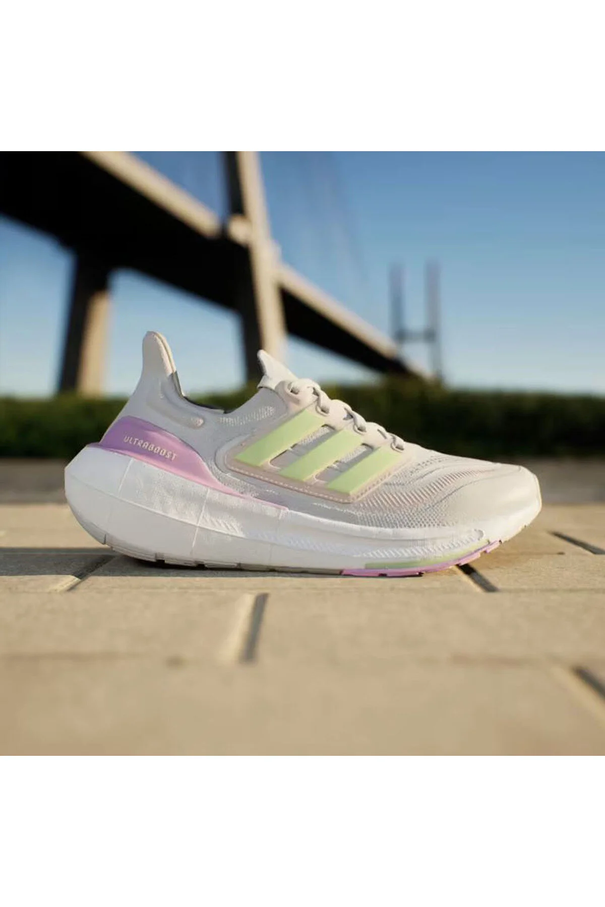 کفش زنانه Road Ultraboost Light آدیداس adidas
