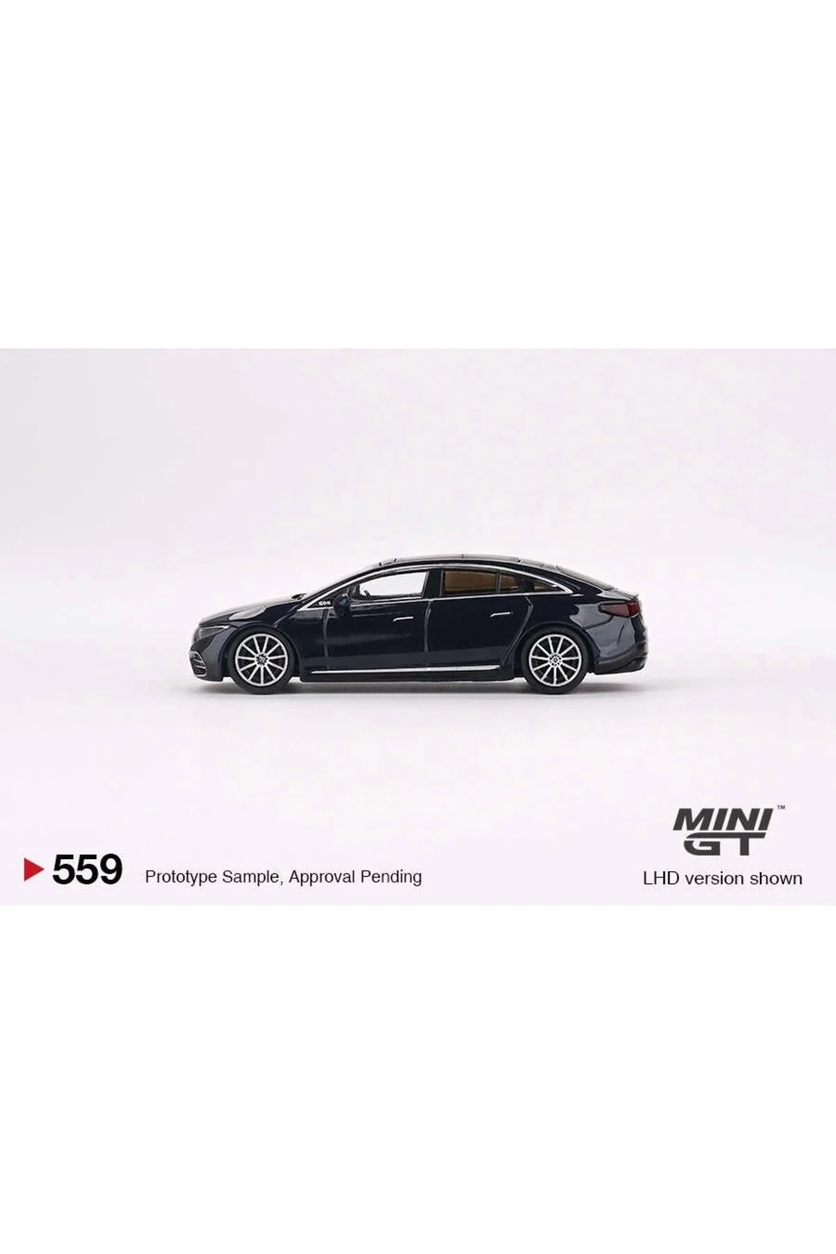 ماشین اسباب بازی MGT00559 1 64 MERCEDES BENZ EQS 580 4MATIC آبی متالیک دریایی mini gt