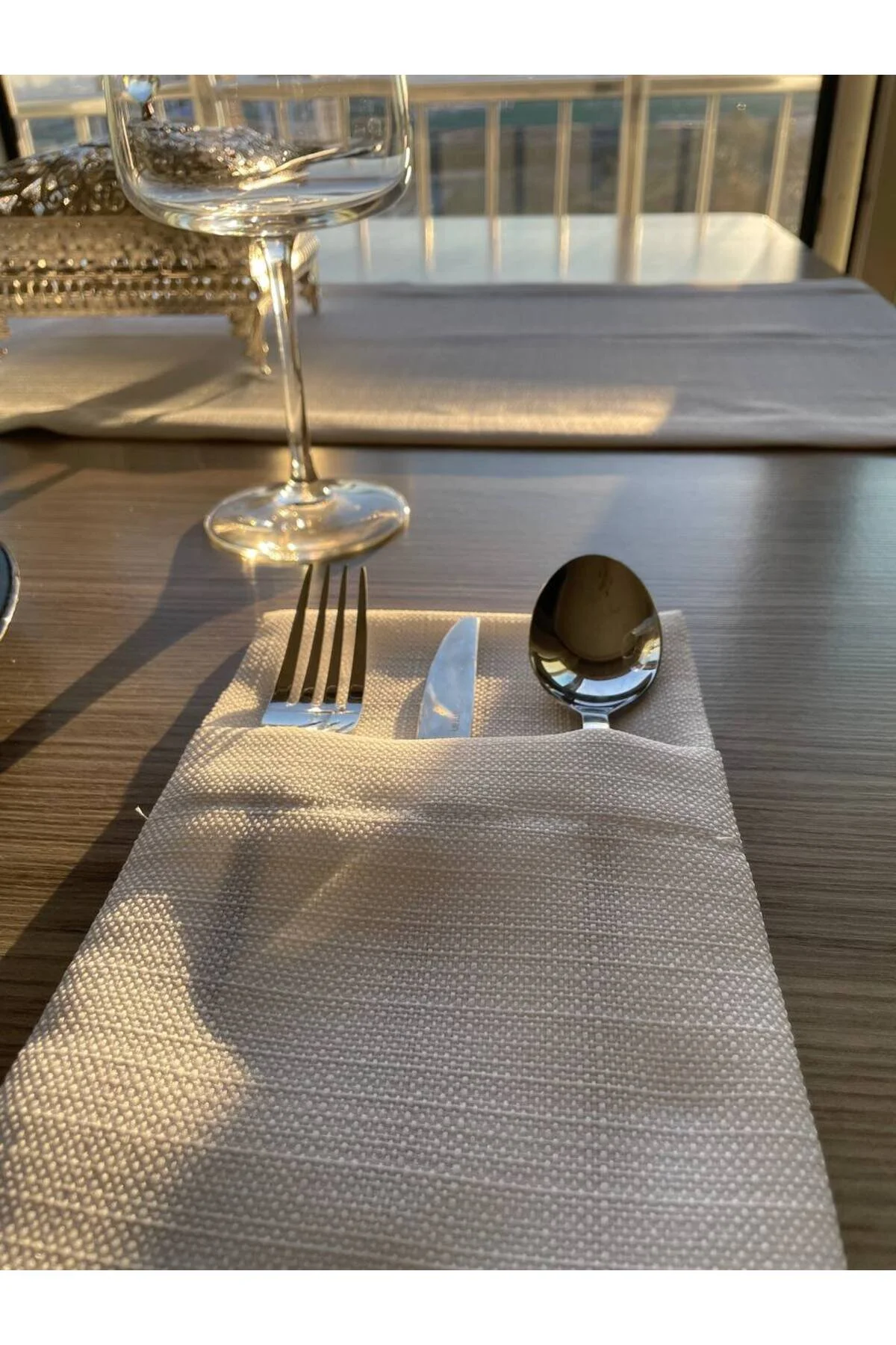 رانر و زیر بشقابی خدمات قاشق 6 LINEN اورجینال Pyramid Home