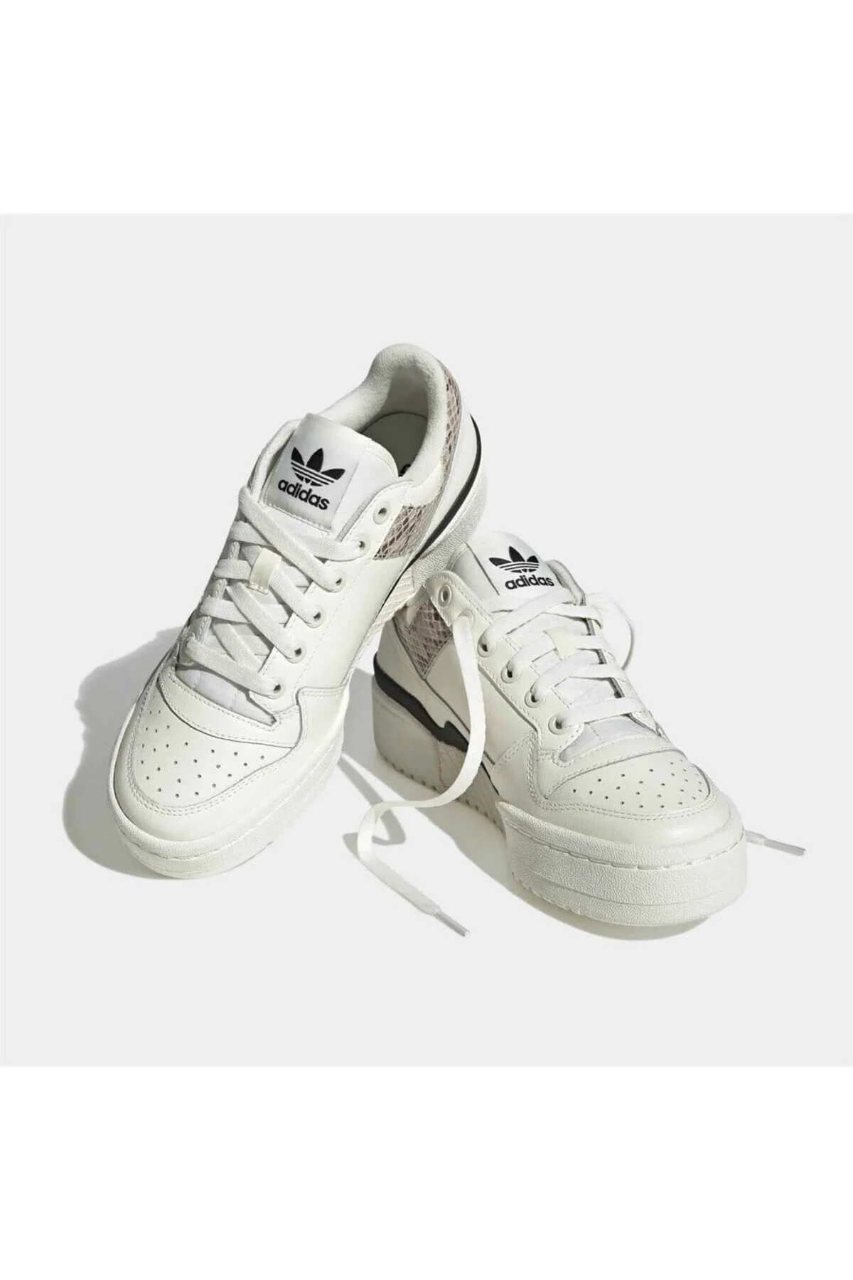 کفش زنانه انجمن جسورانه ورزشی روزانه آدیداس adidas