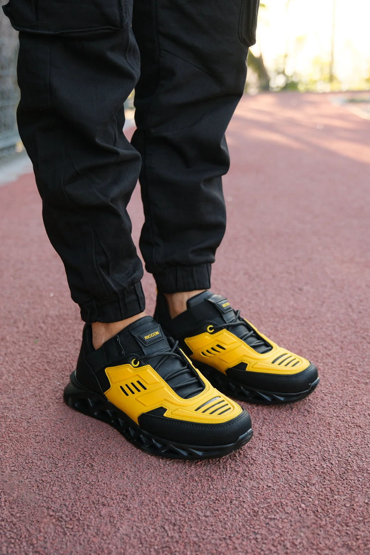 اسنیکر مشکی مردانه کفش اسپرت معمولی بند دار زرد از ریکون برند ترکیه Riccon