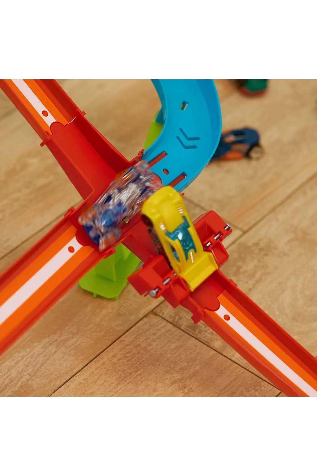 اسباب بازی های فیگور دیگر ست پیست هیجان انگیز مسابقه چندگانه TOY NEON RACES HPC07 HOT WHEELS