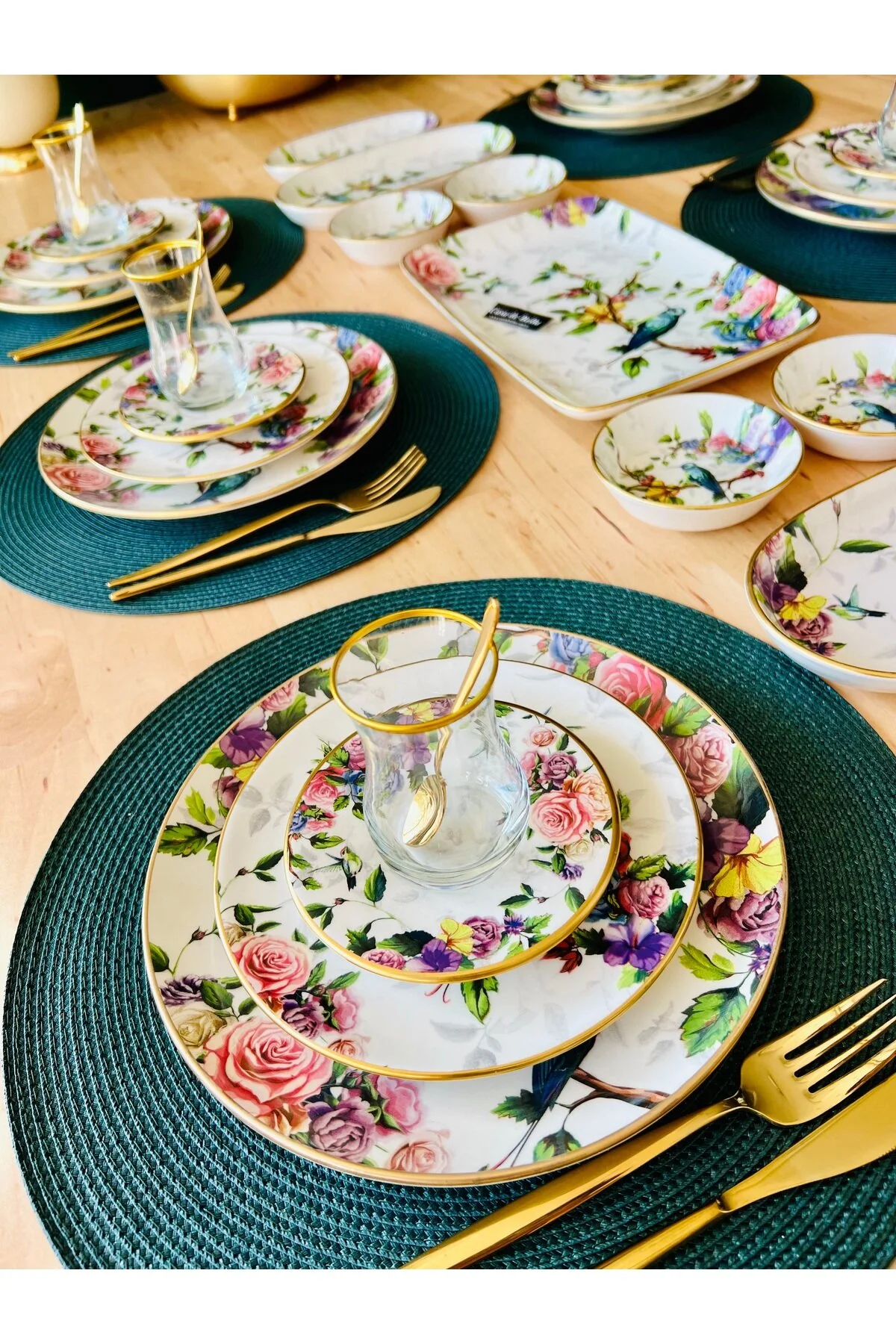 ست صبحانه چند رنگ 39 قطعه با نقوش پرنده برای 6 نفر مجموعه CASA DE BELLA