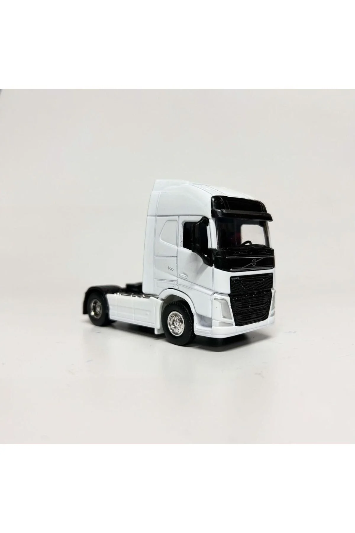 کامیون و ماشین آلات ساختمانی اسباب بازی 1:64 فنجان فلزی VOLVO FH WELLY