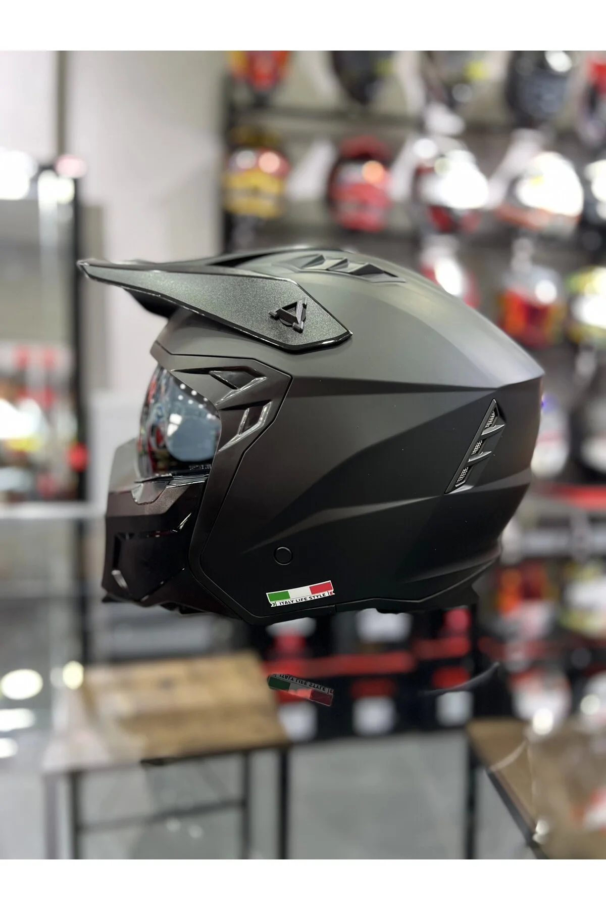کلاه کاسکت موتورسیکلت زرد X1X Seoul Matte مشکی اس وی Sway