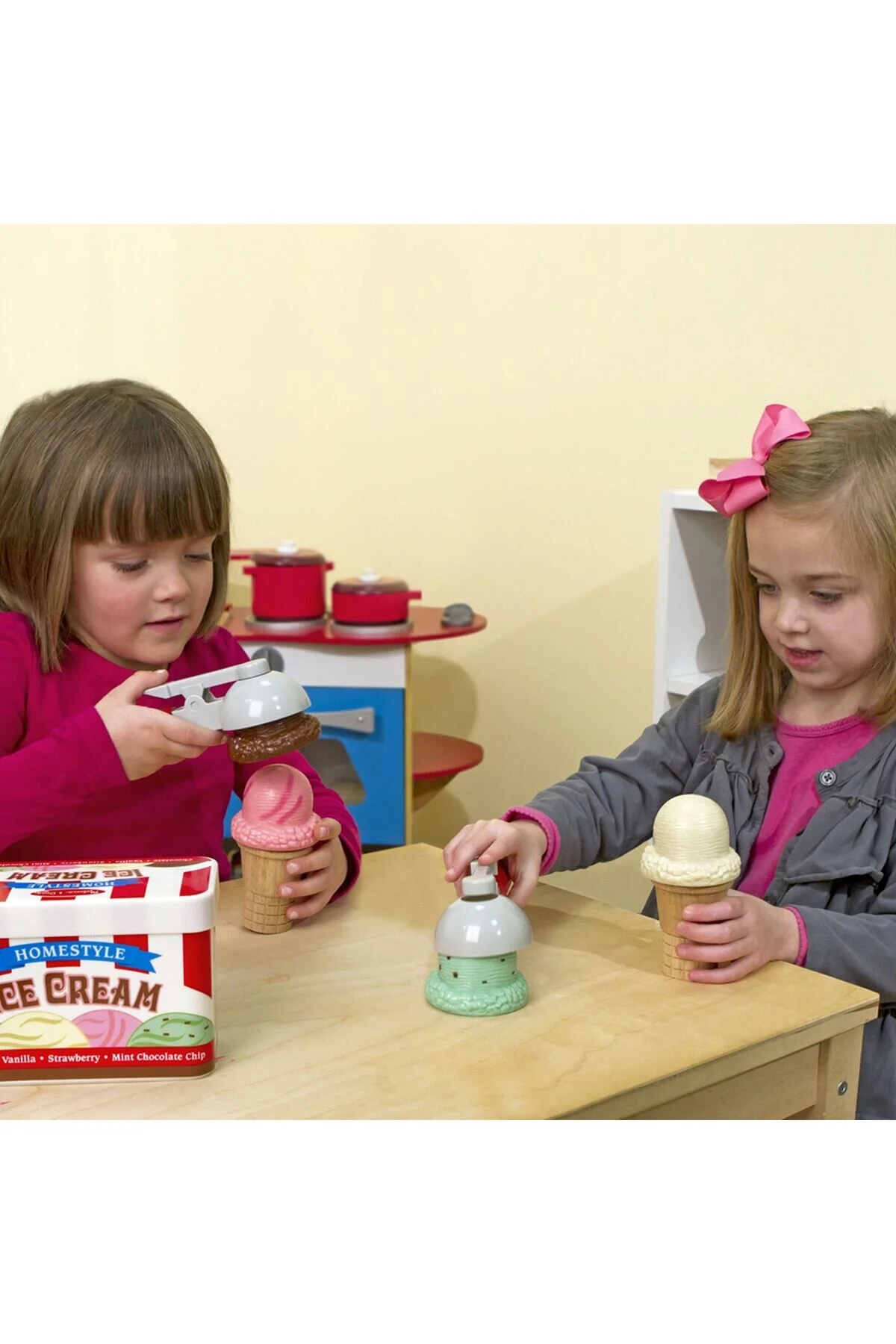 ست بازی مردانه و زنانه مجموعه خدمات مخروط بستنی Melissa & Doug Melissa & Doug
