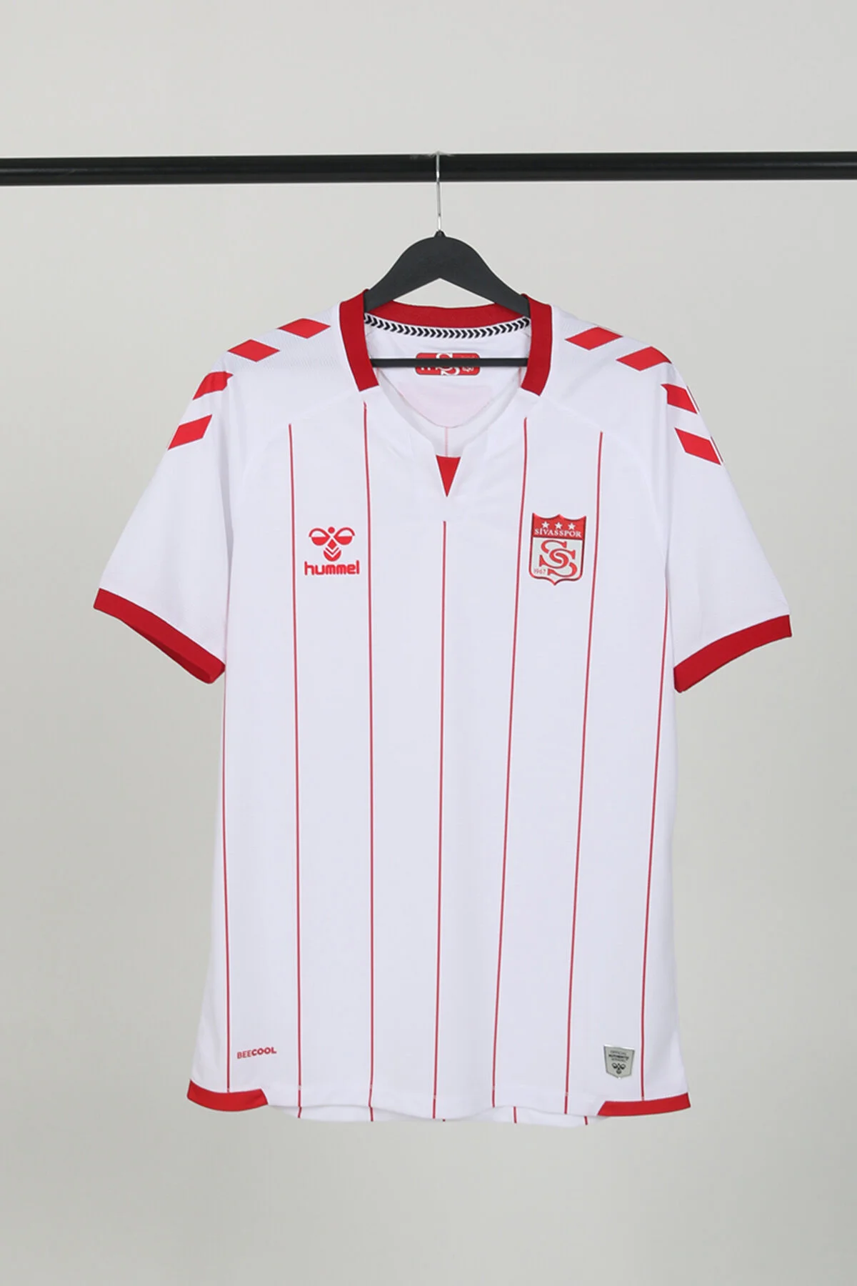 پیراهن فوتبال سفید مردانه و زنانه Sivasspor یک لباس بزرگسالان بالا هومل hummel
