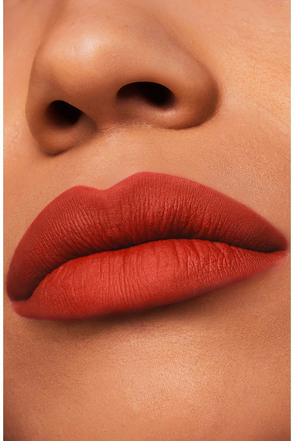 رژ لب مات با پیگمانت بالا 666 KEYON164 استی لادر Estee Lauder