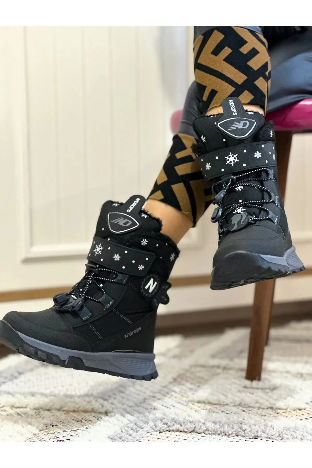 بوت قایق برفی مشکی دخترانه و بچگانه ضد آب غیر شیب دار با دختر VELCRO Zerenyus