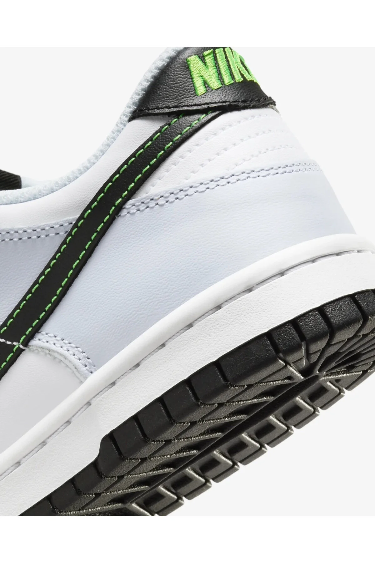 کفش زنانه Dunk Grey Green Strike ورزشی نایک Nike