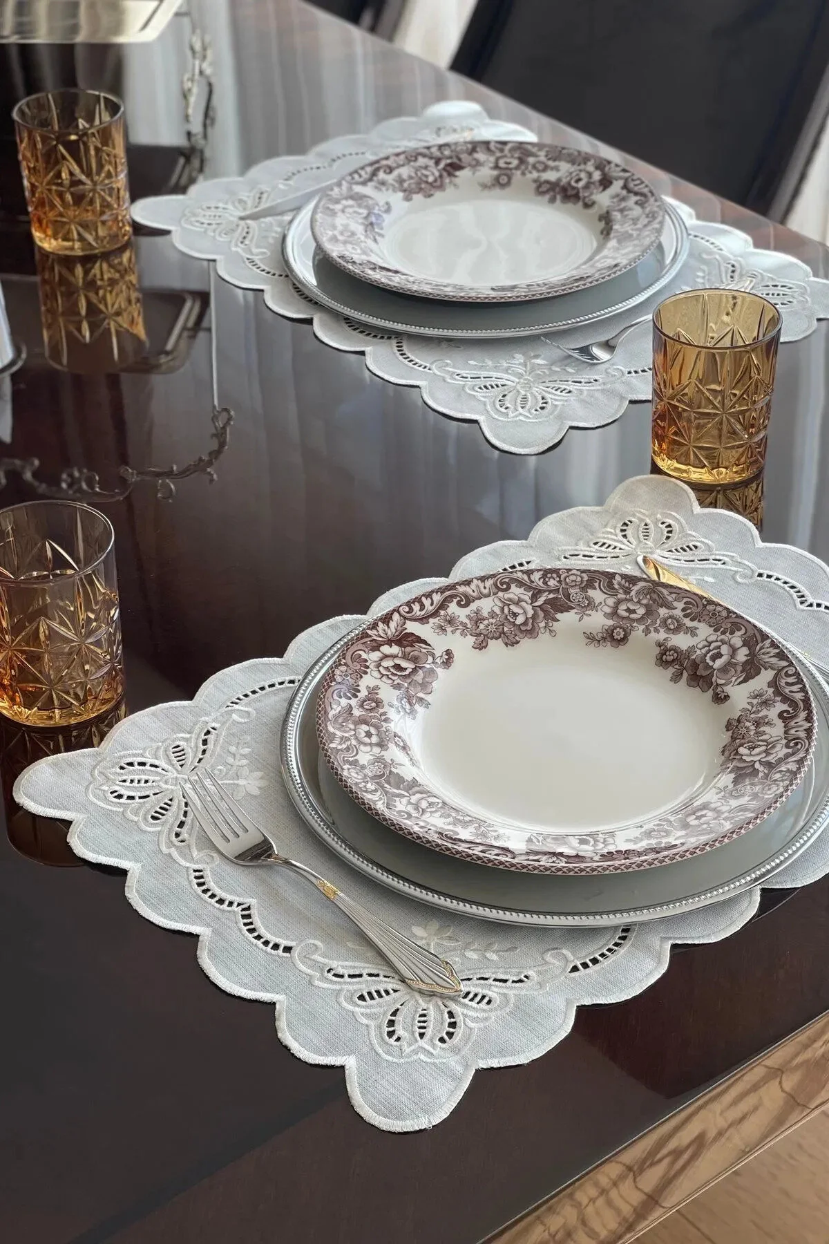 رانر و زیر بشقابی 7 SET HOLE یک سرویس آمریکایی است. مدل پروانه قطعه QBR Home