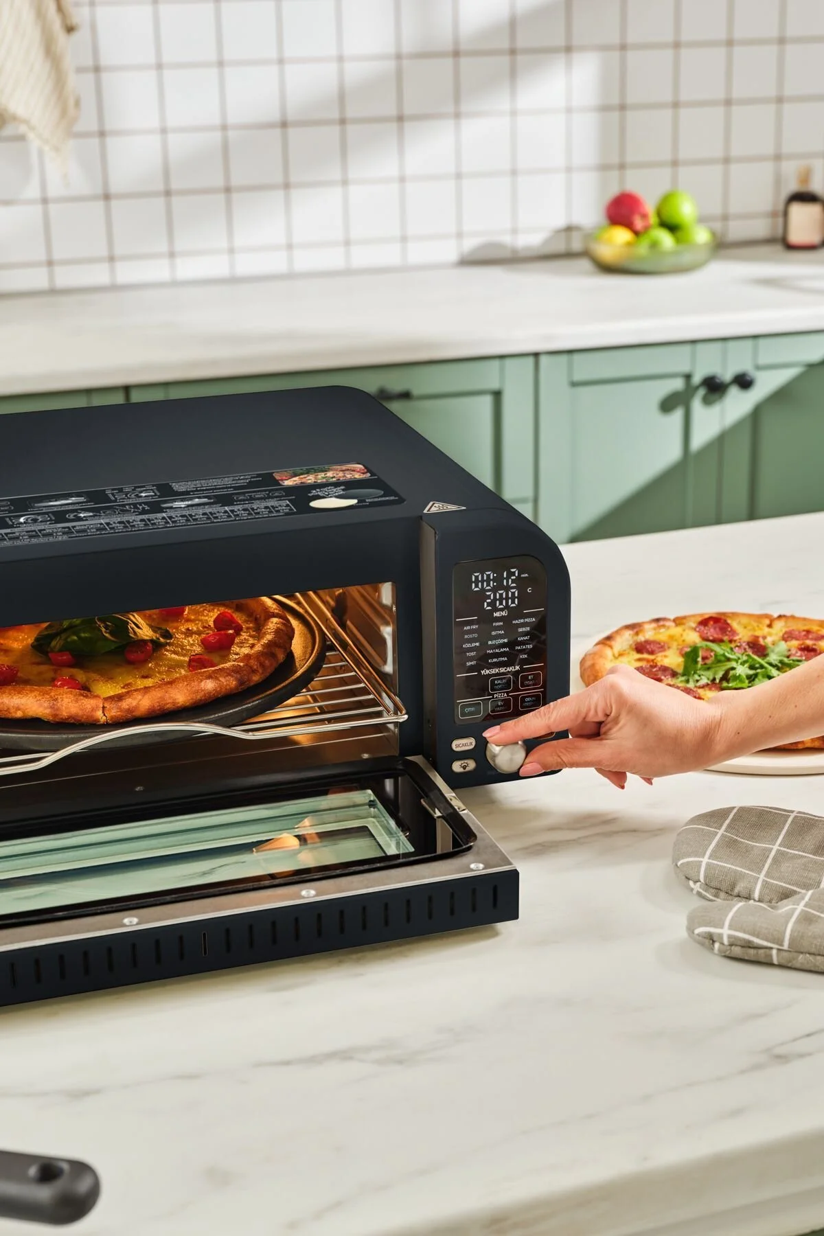 سرخ کن MULTICRUST ARTISAN MACHINE PIZZA RETRO و AIRFRYER MATTY مشکی کاراجا Karaca