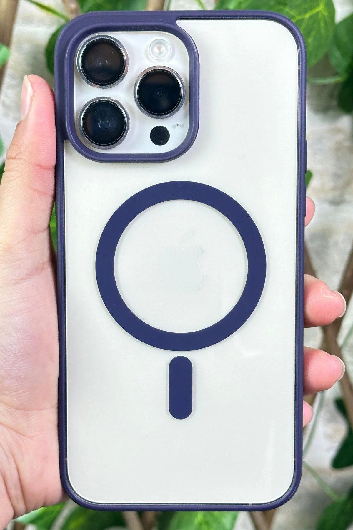 کاور و قاب سازگار با IPHONE 11 PRO 12 مشاهده MAGSAFE WIRELESS CHARGING دوربین سیلیکونی برجسته REMA Vip Case