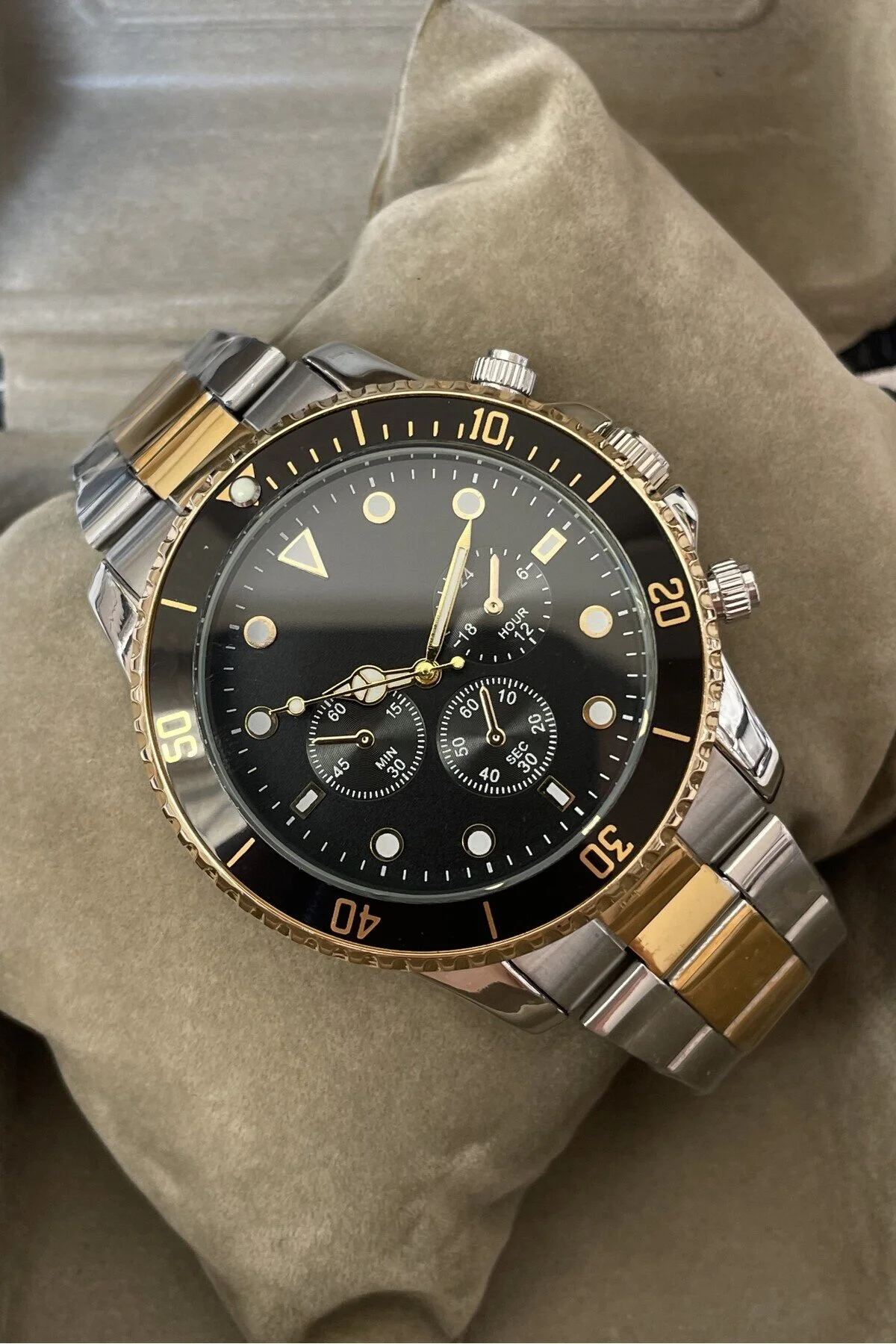ساعت مردانه و زنانه سبک خود را با مدل خیره کننده UNISEX WRISTWATCHES تکمیل کنید! Leerybee