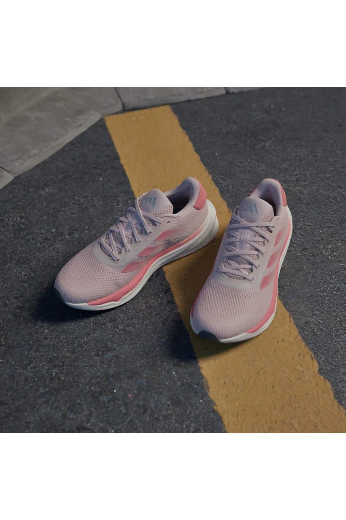 کفش زنانه Supernova Stride آدیداس adidas