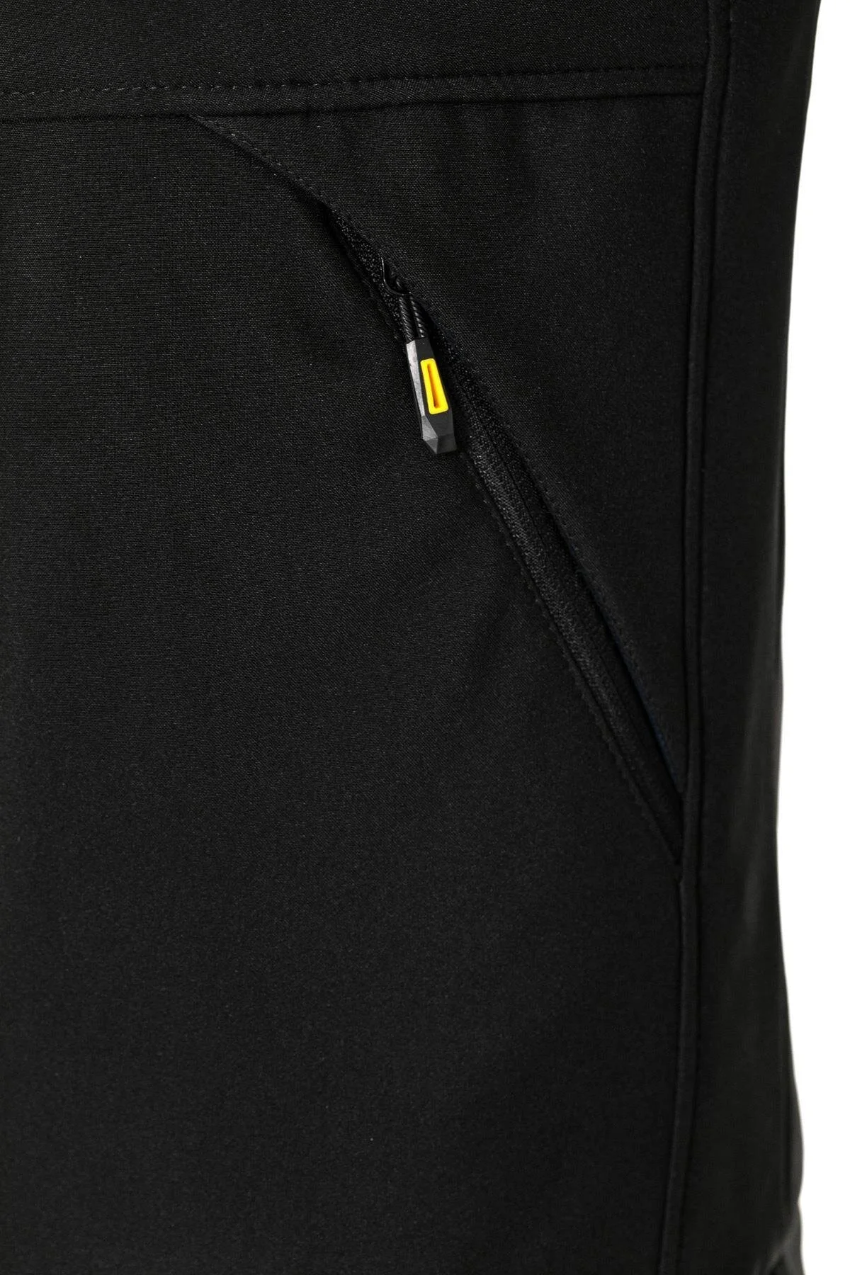 کاپشن کت مردانه زمستانی SOFTSHELL مشکی خزدار آب و ضد باد FAMODA