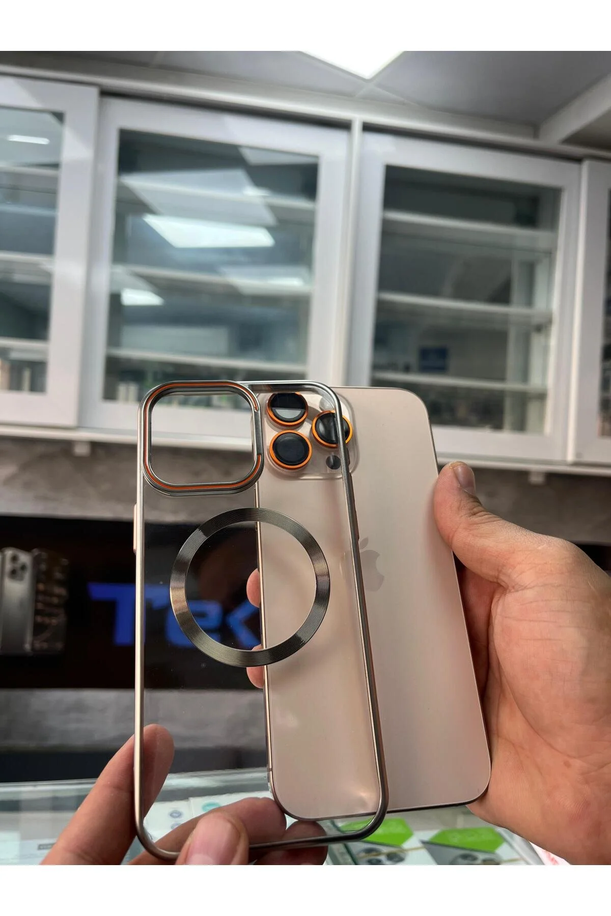 کاور و قاب سازگار با IPHONE 16 PRO MAX MAGSAFE WIRELESS CHARGING پشتیبانی از پوشش شفاف ضربه گیر shop