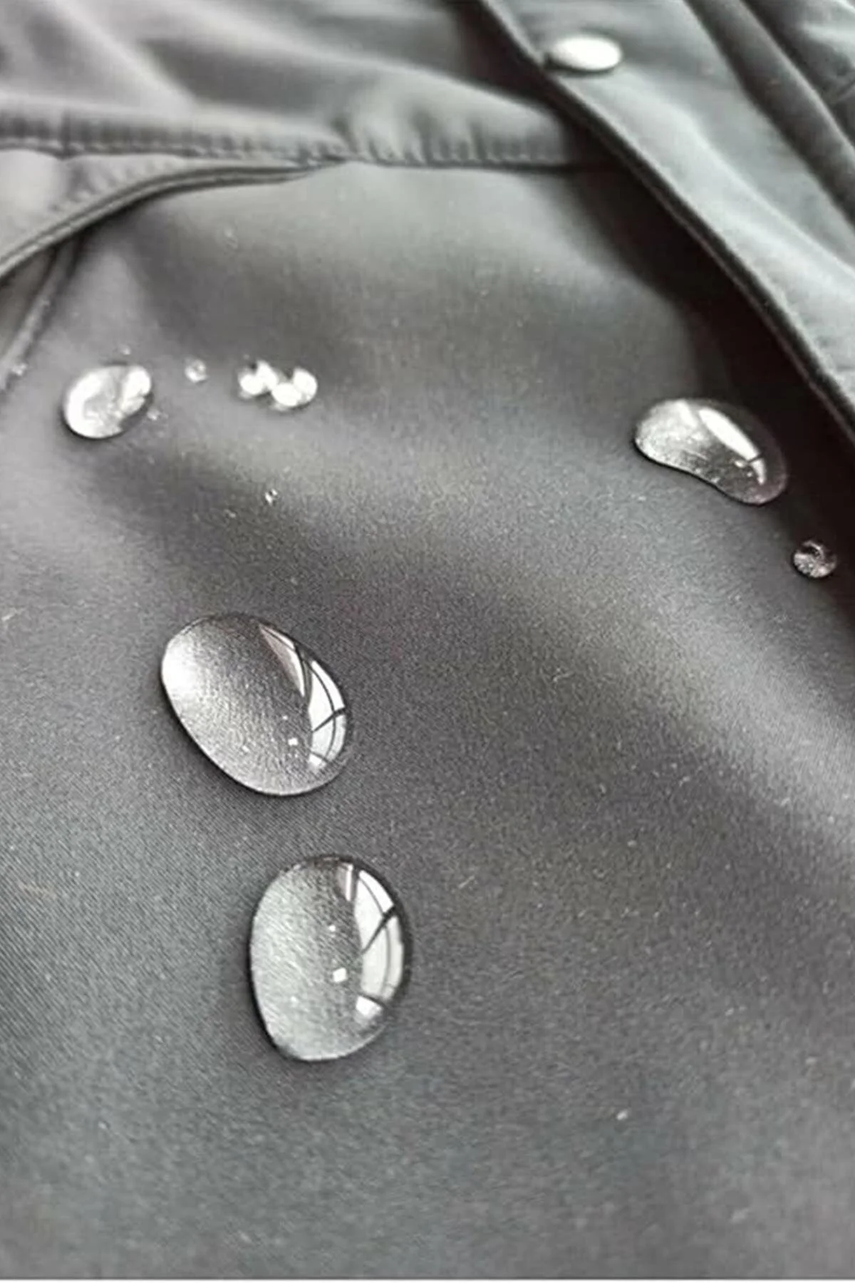 کاپشن کت مردانه زمستانی SOFTSHELL مشکی خزدار آب و ضد باد FAMODA