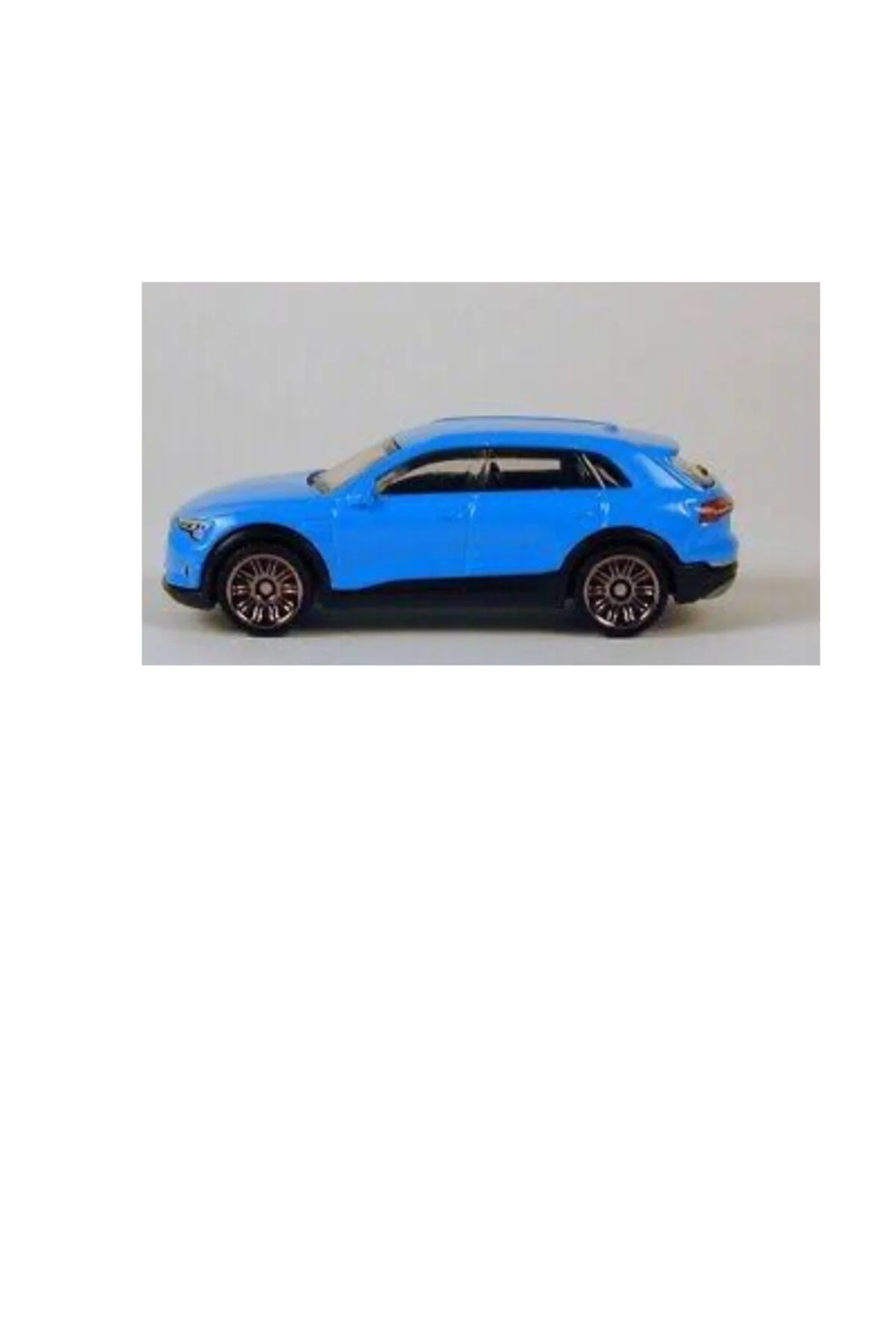 ماشین اسباب بازی آبی Matchbox Premium Europe Streets Audi E Tron Series ویژه HOT WHEELS