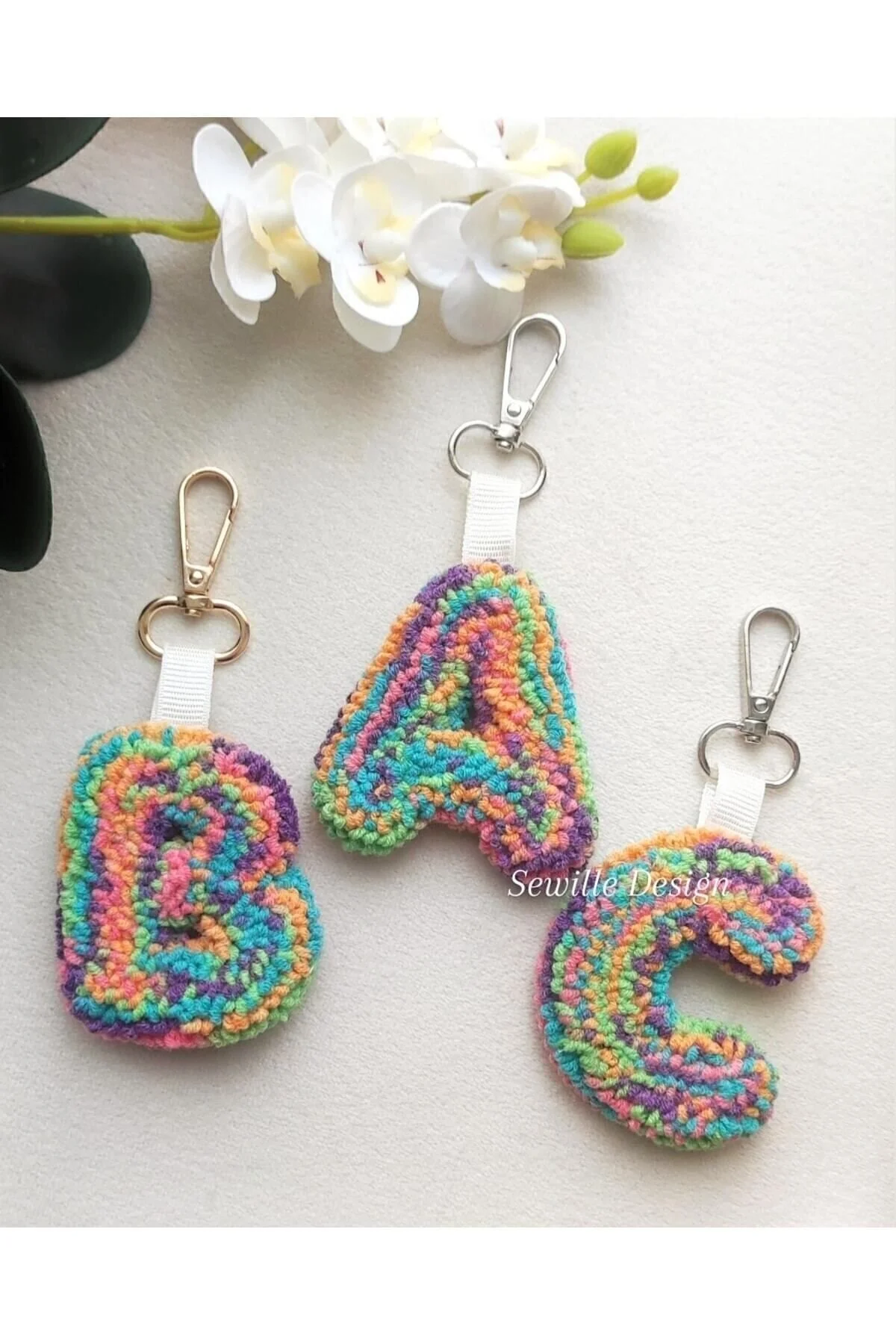 جلیقه کلید جاکلیدی حروف EBRULI پانچ 1 Sewille Design Hand Made