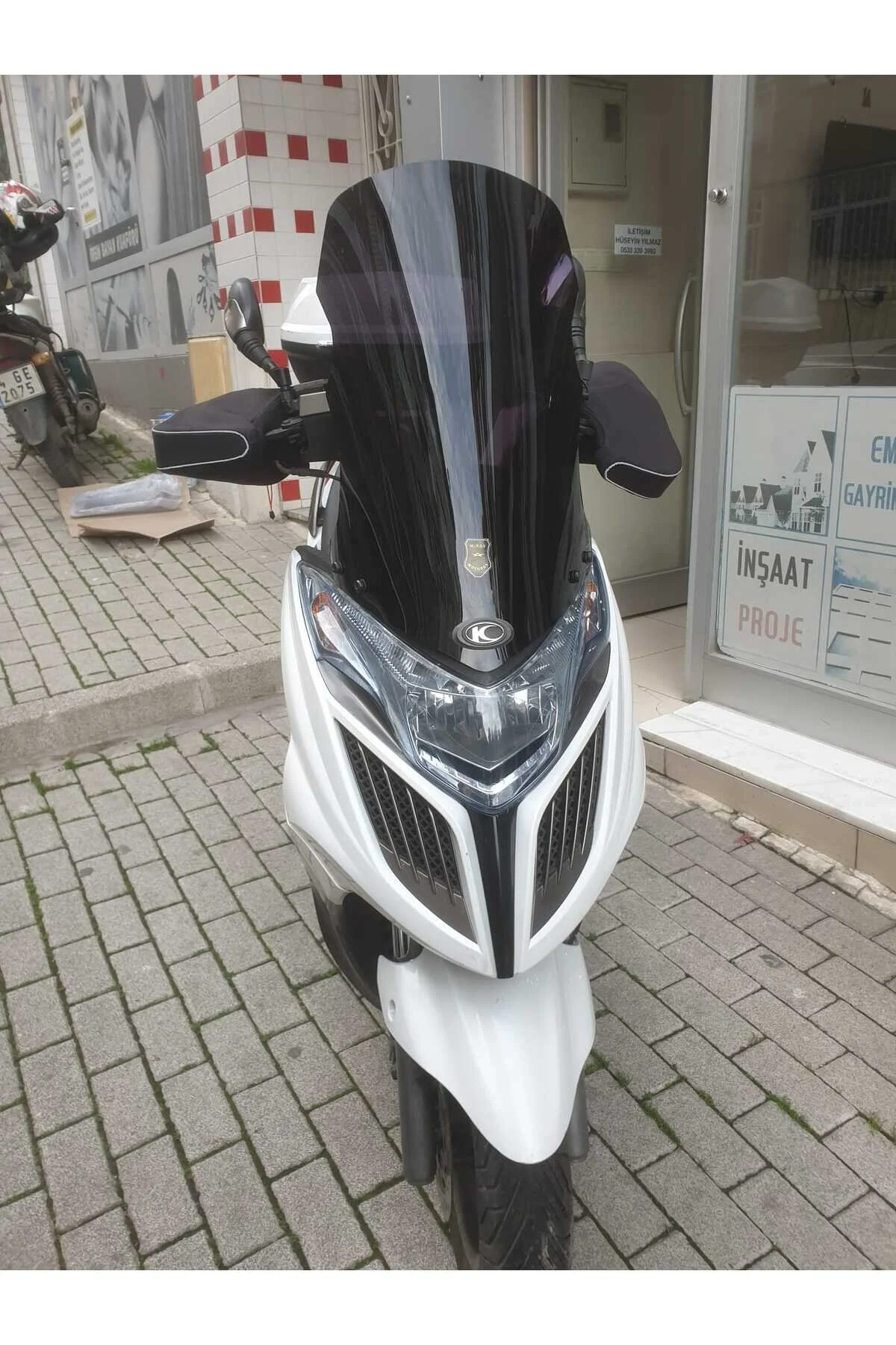 شیشه جلو موتورسیکلت KYMCO G DINK 150 250I اتومبیل 2013 مدل 66 سانتی متر رنگ سیاه 4 میلی MOTOCAM