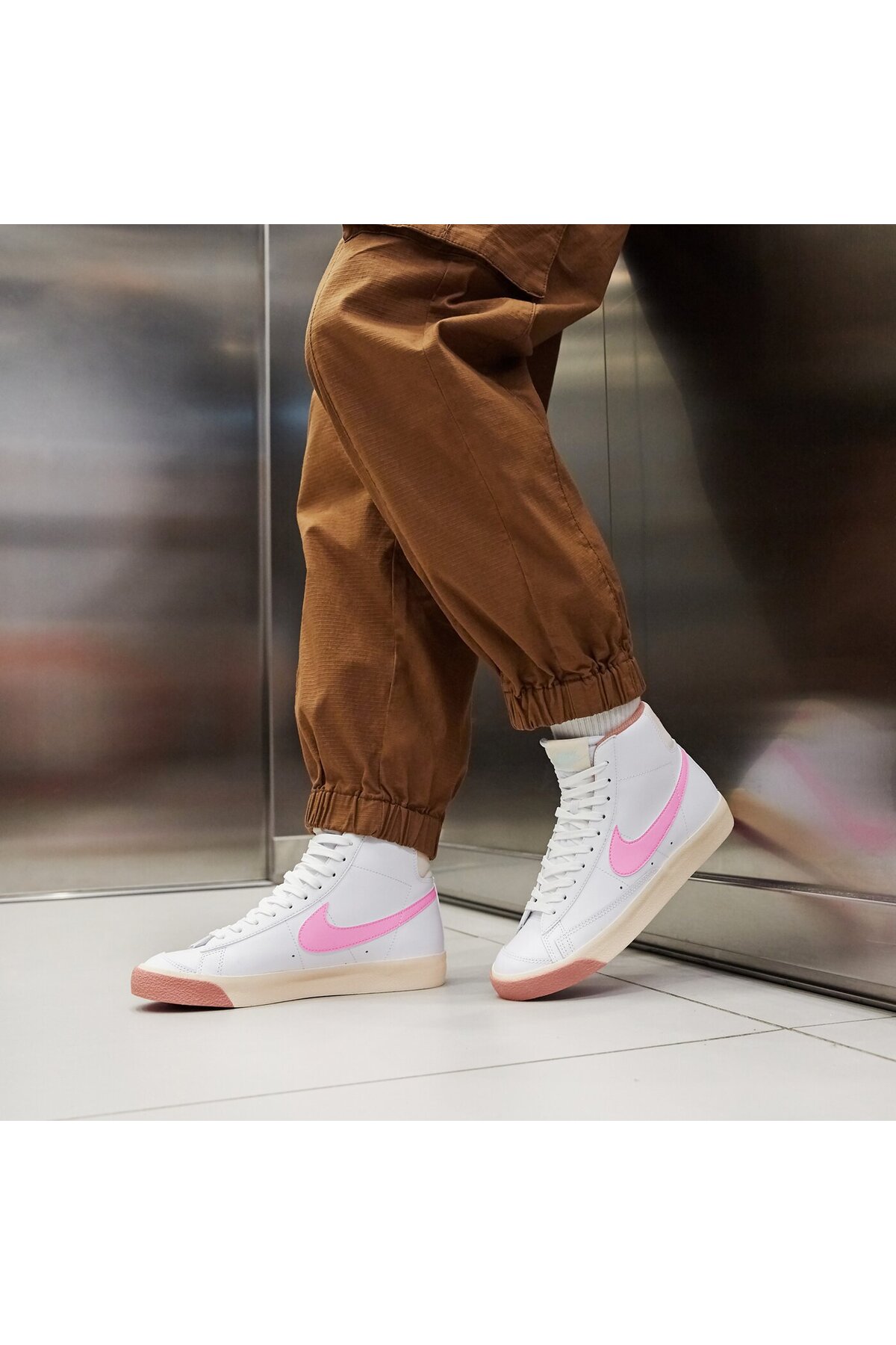 nike blazer mid 77 with joggers