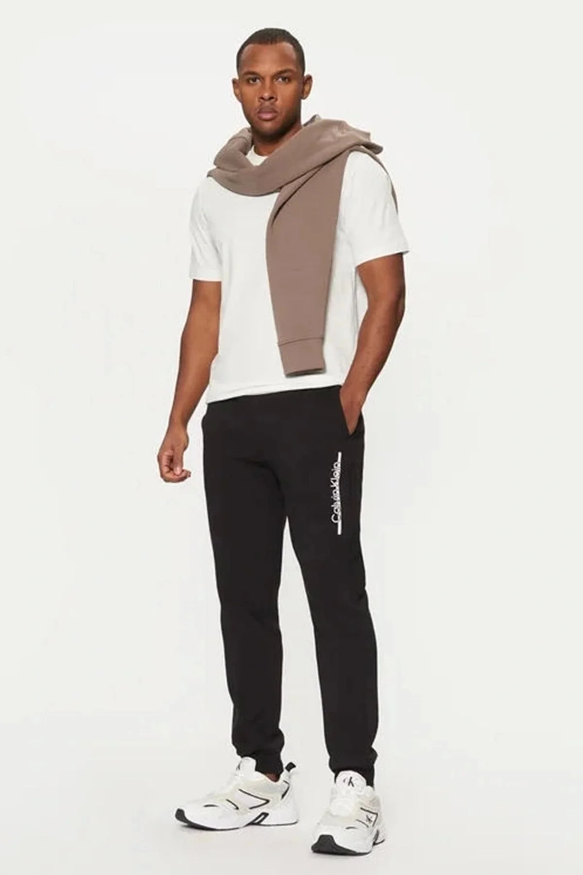شلوار مشکی مردانه SLIM FIT با آرم سیاه شش Calvin Klein
