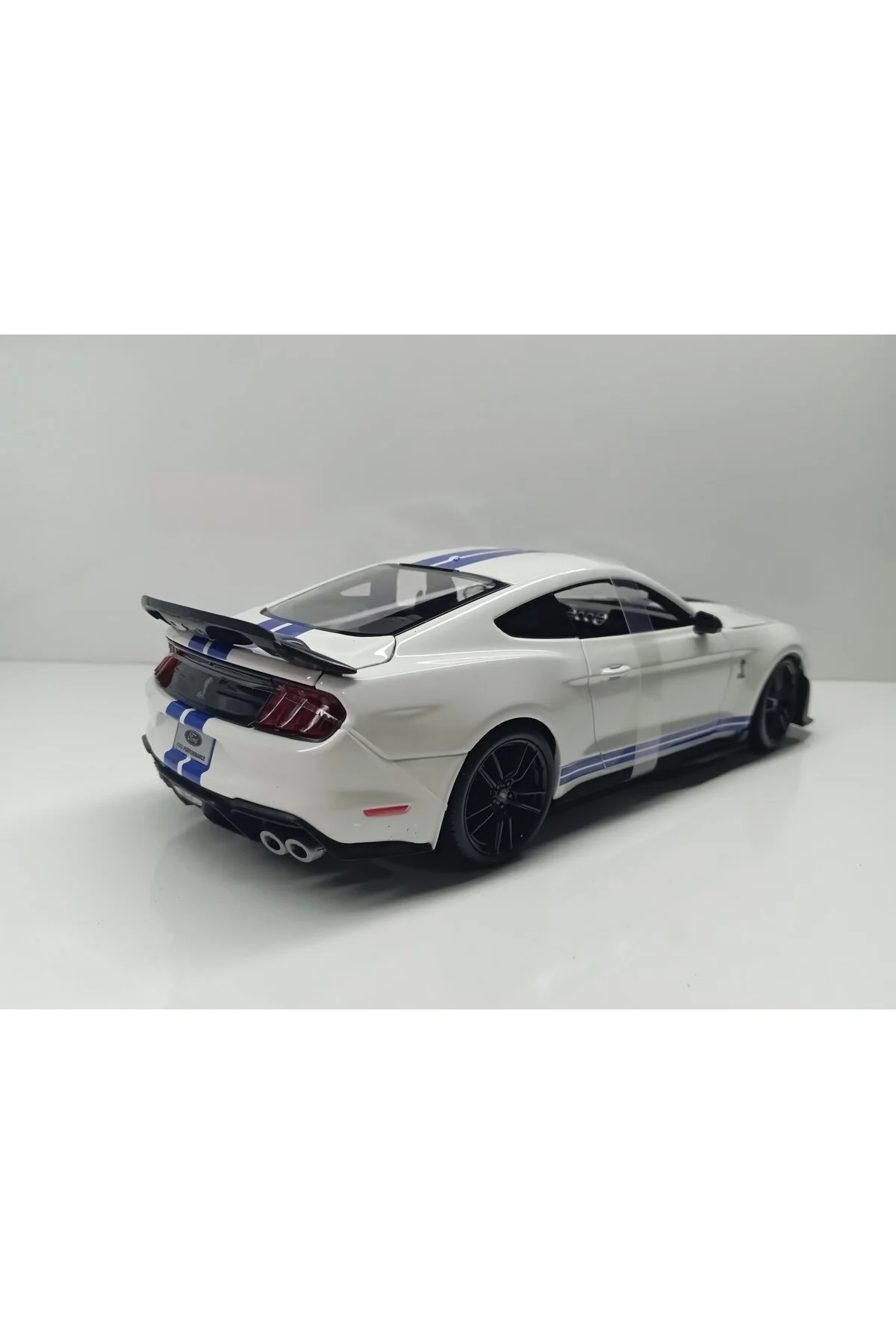 مدل خودرو DIANOMI MAISTO 1:18 2020 SHELBY GT 500 ماشین فلزی DIECAST Maisto